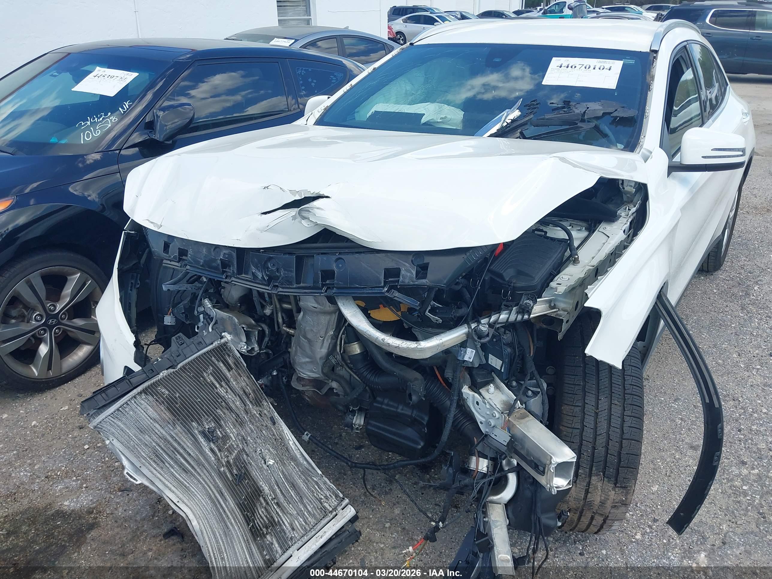 MERCEDES-BENZ GLA image 6