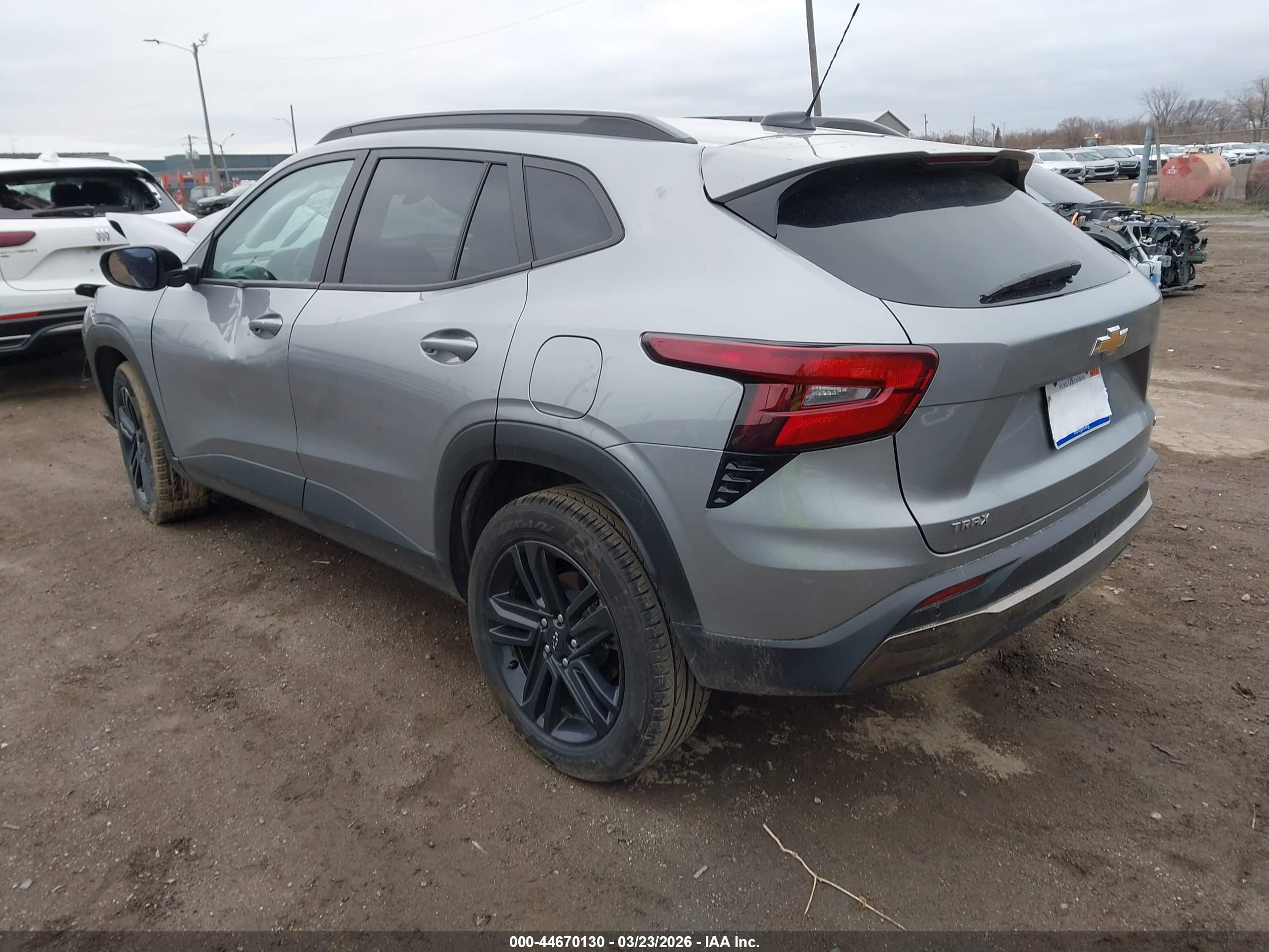 CHEVROLET TRAX image 3