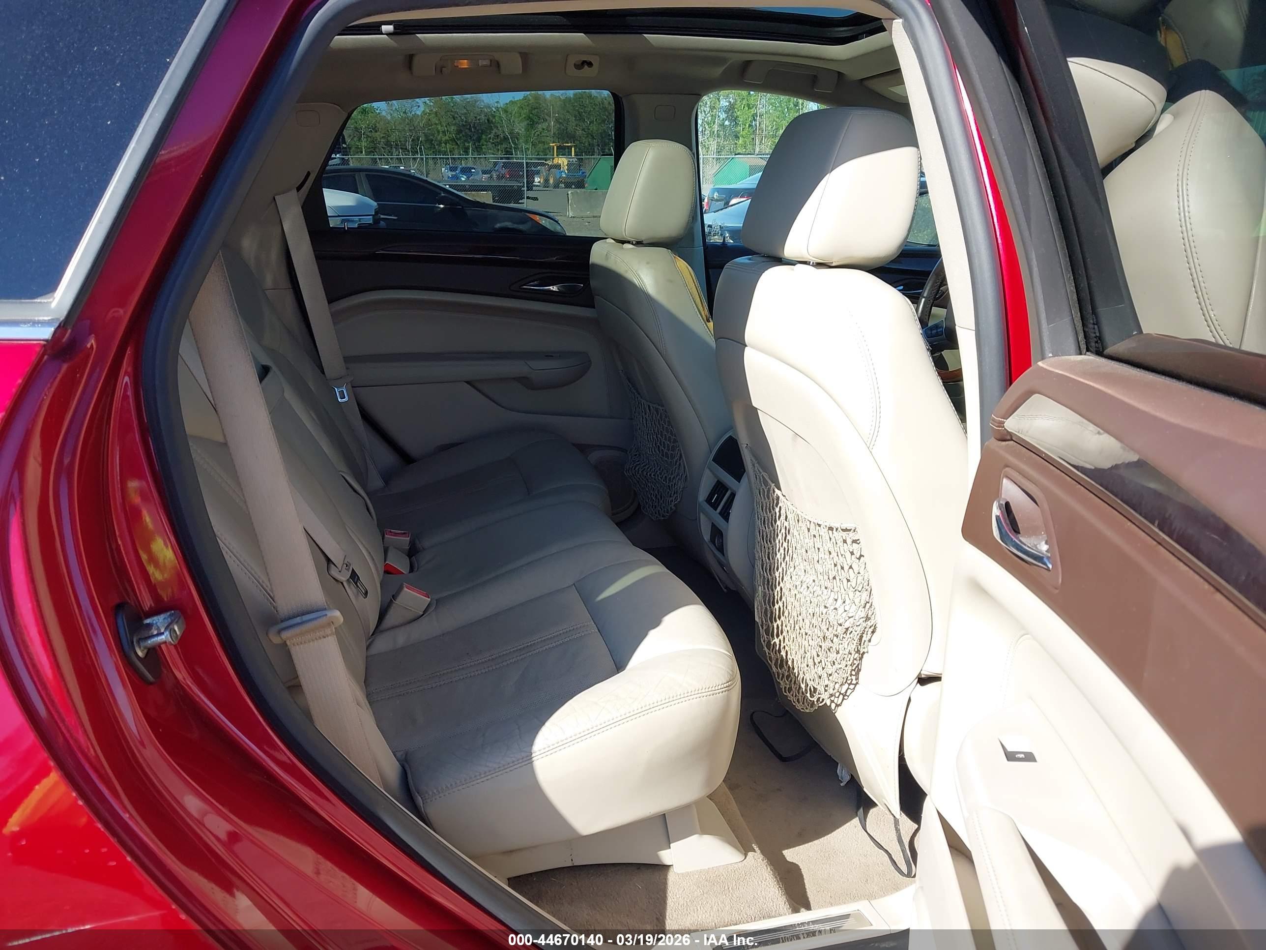 CADILLAC SRX image 8