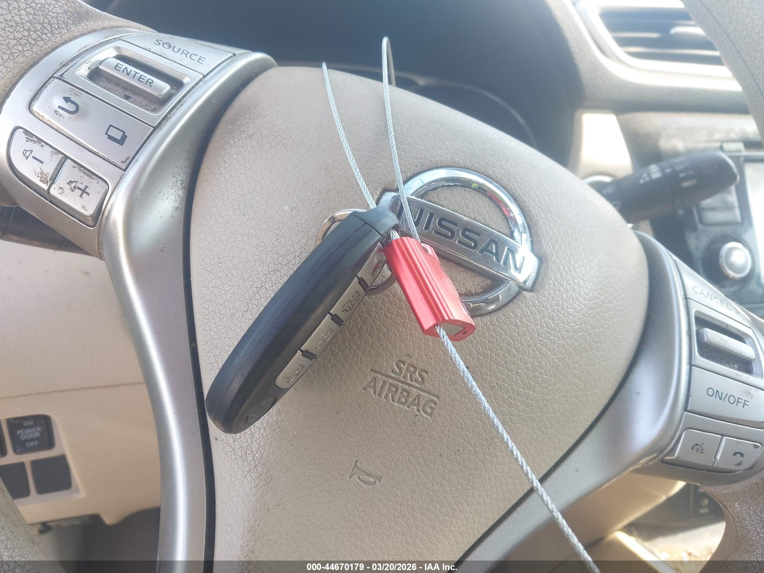 NISSAN ROGUE image 11