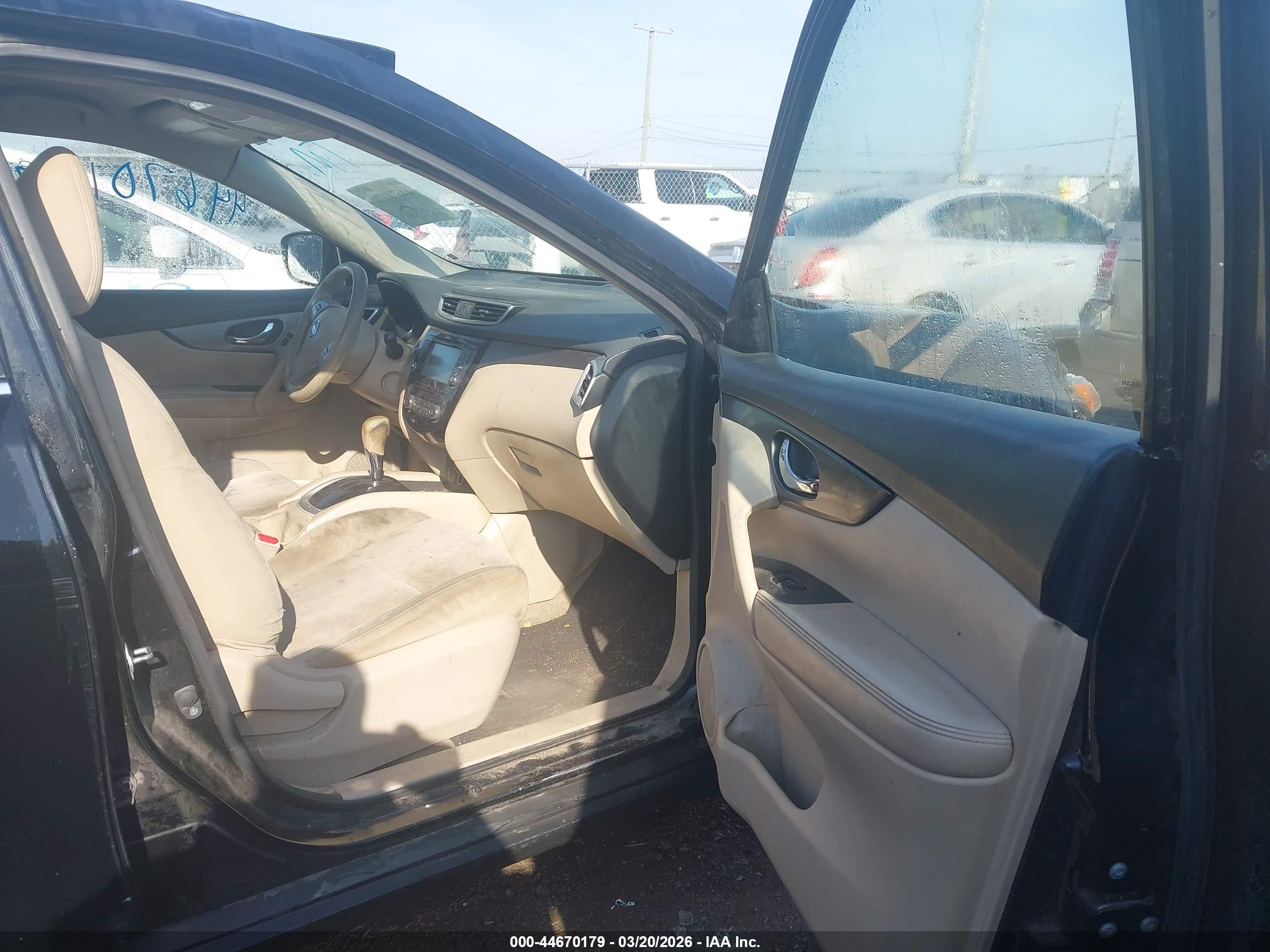NISSAN ROGUE image 5