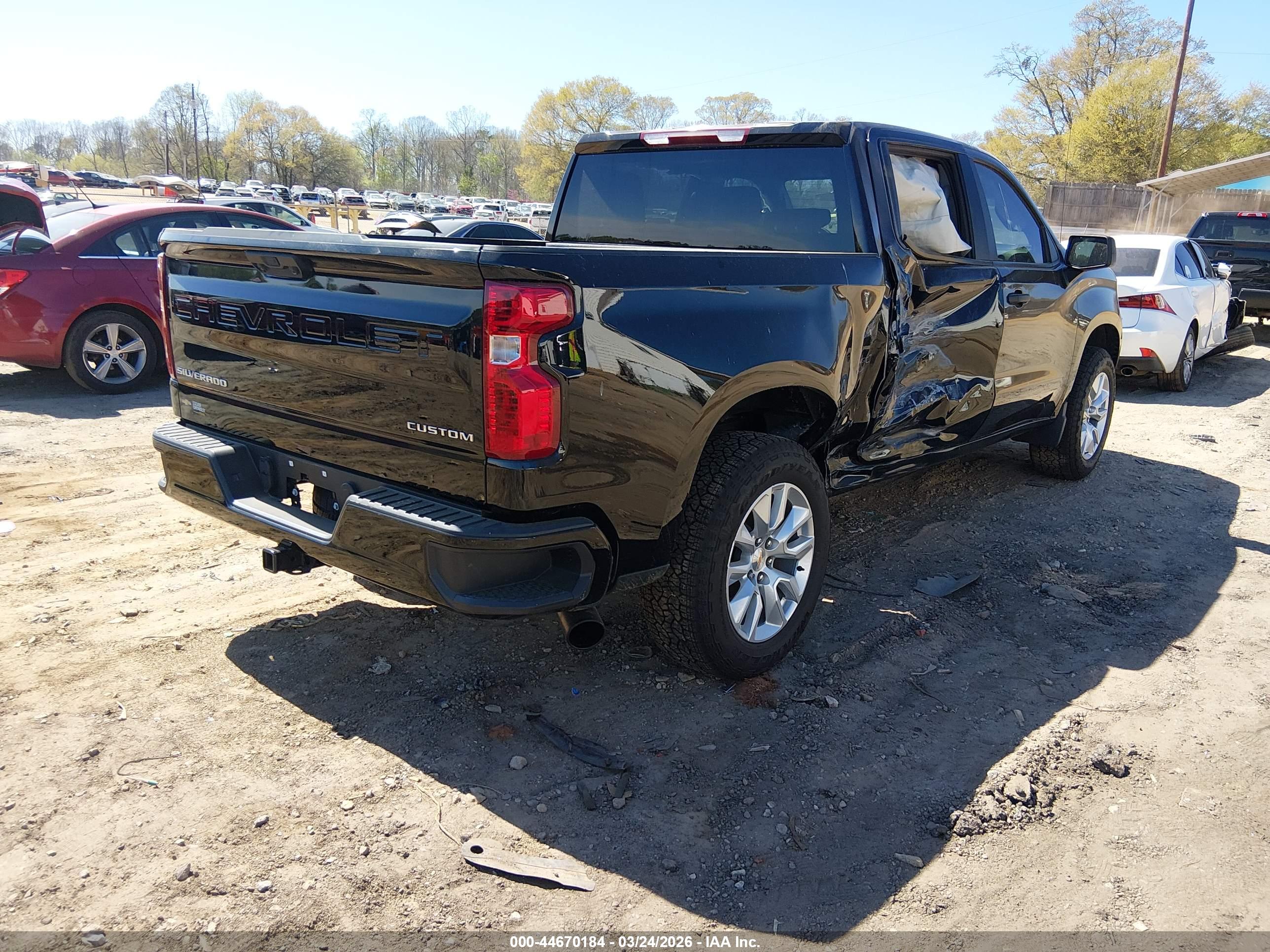 CHEVROLET SILVERADO image 4