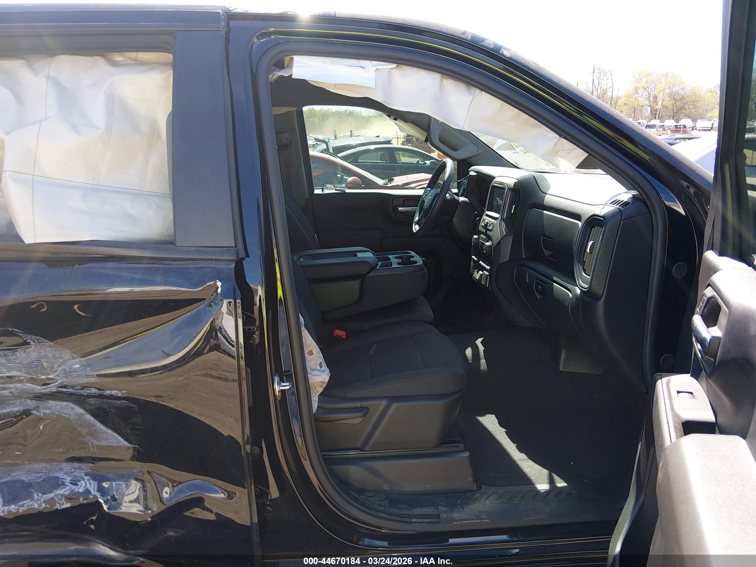 CHEVROLET SILVERADO image 5