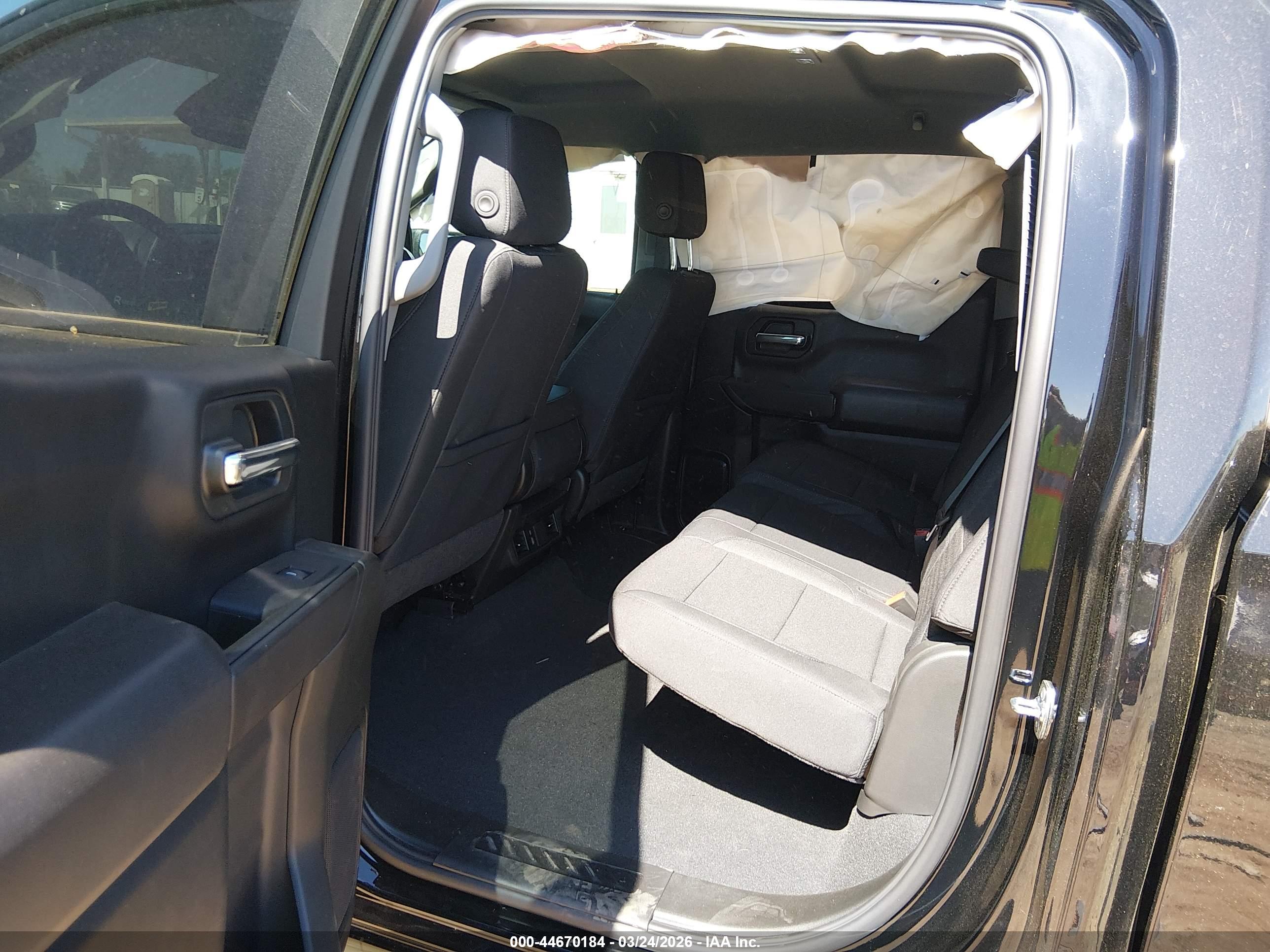 CHEVROLET SILVERADO image 8