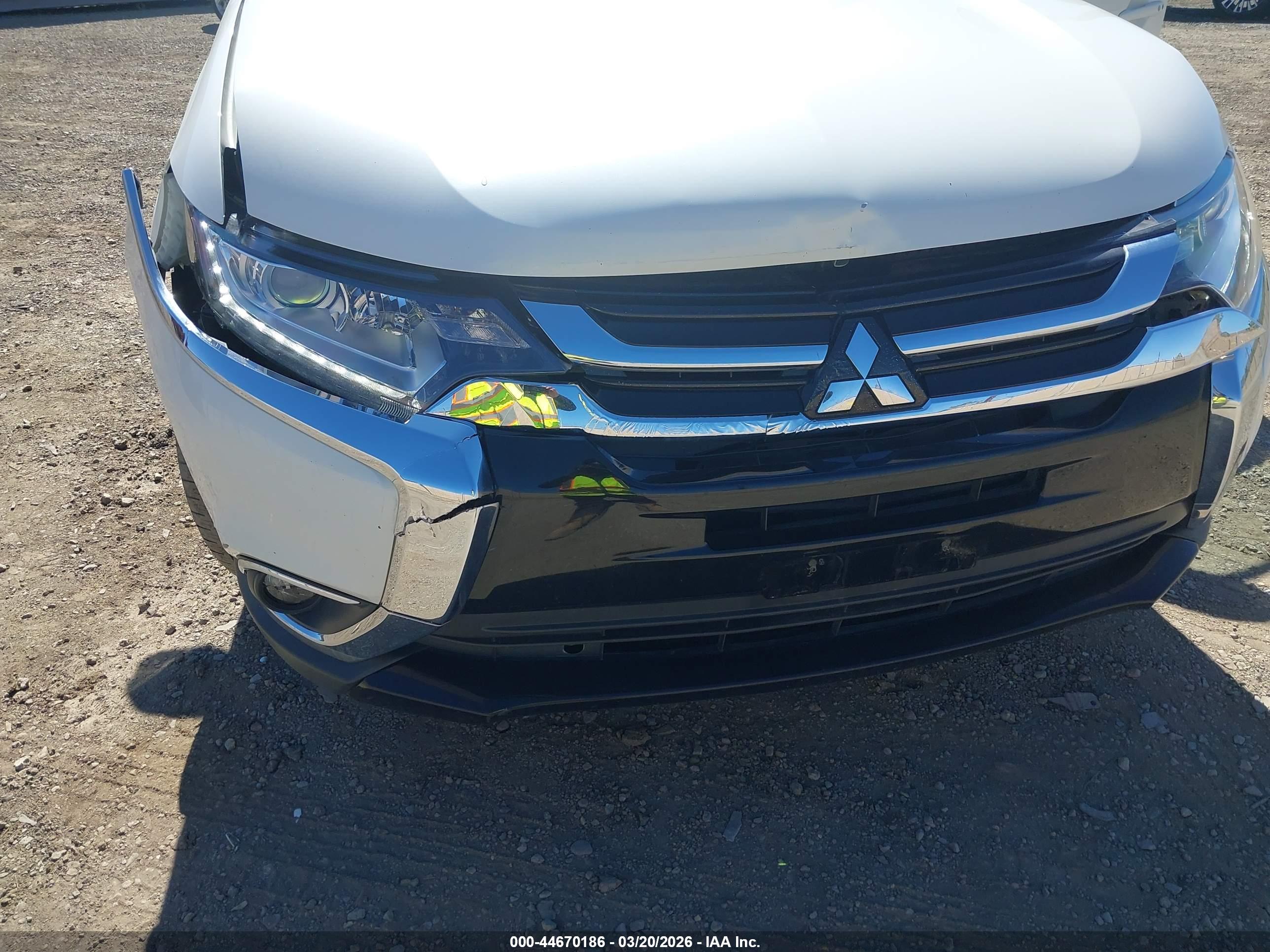MITSUBISHI OUTLANDER image 6
