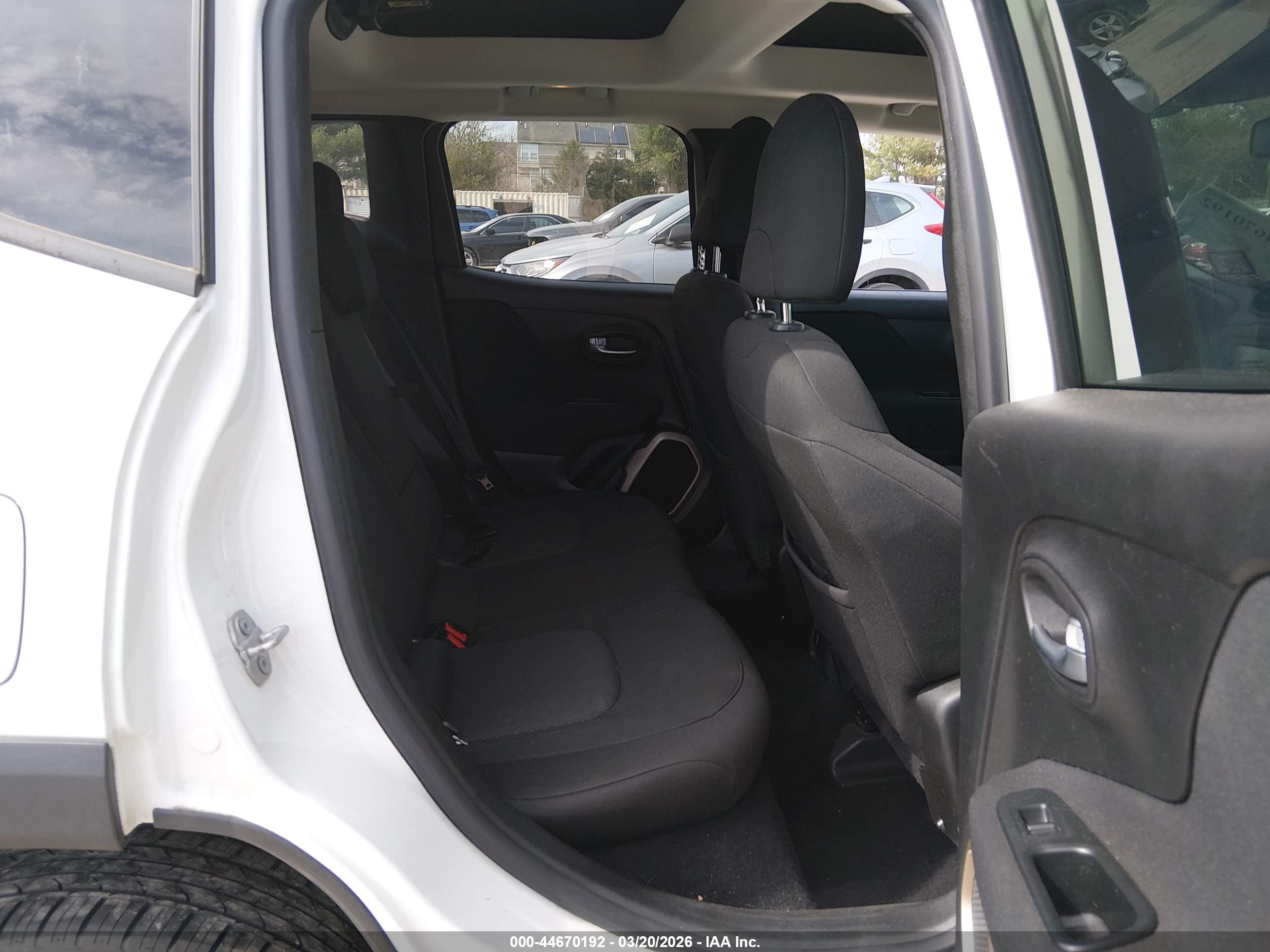 JEEP RENEGADE image 8