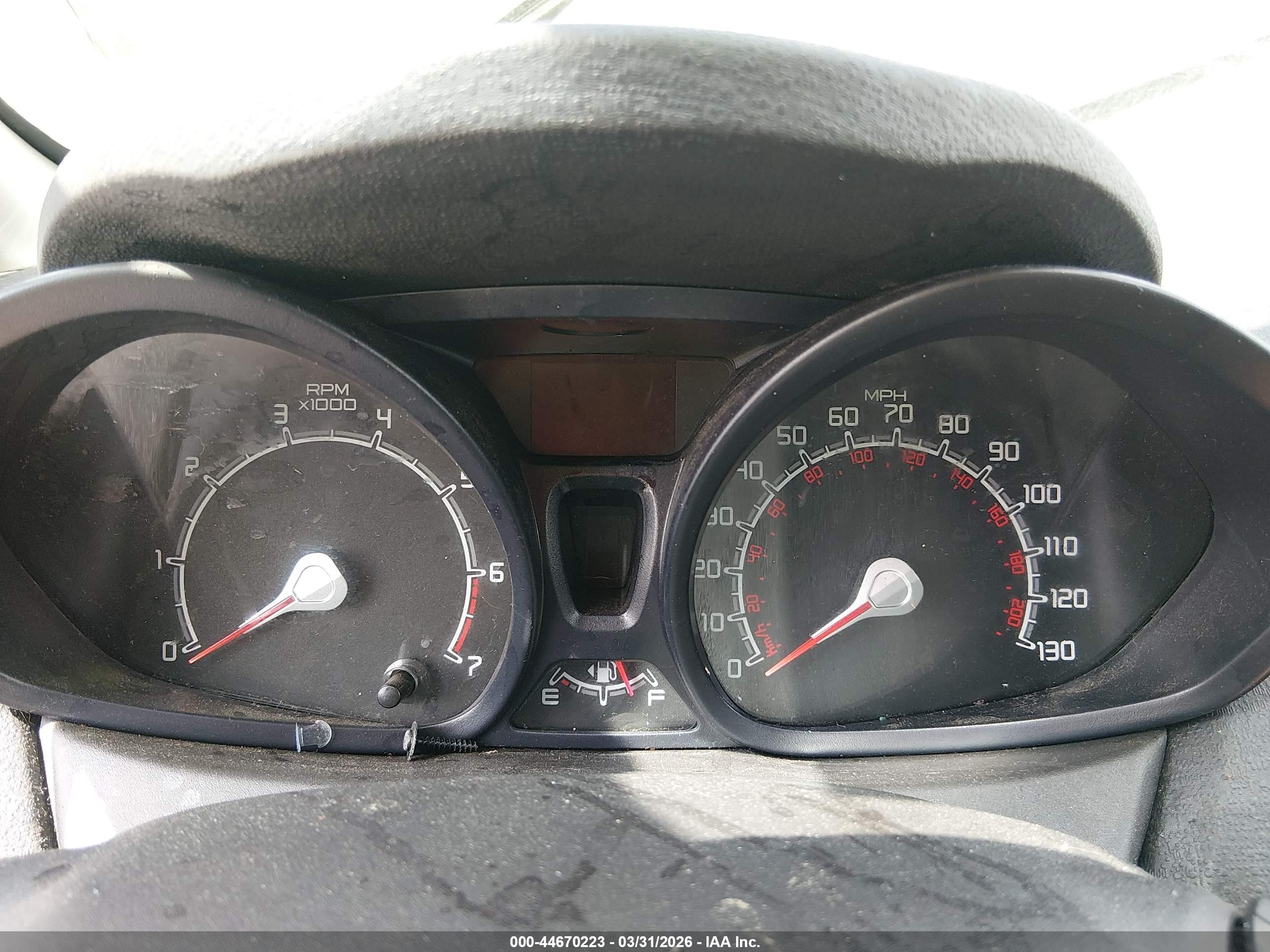 FORD FIESTA image 7