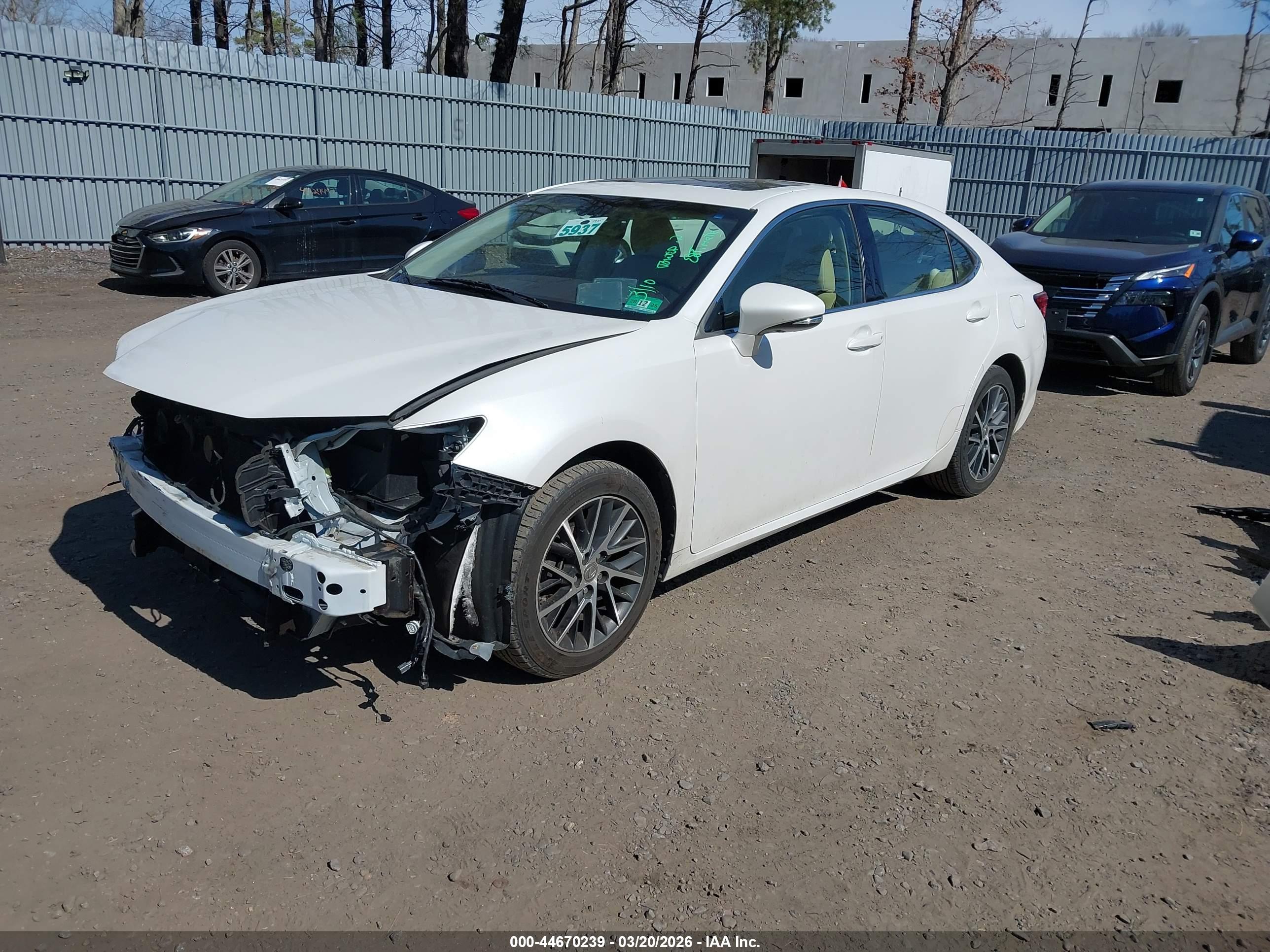 LEXUS ES image 2