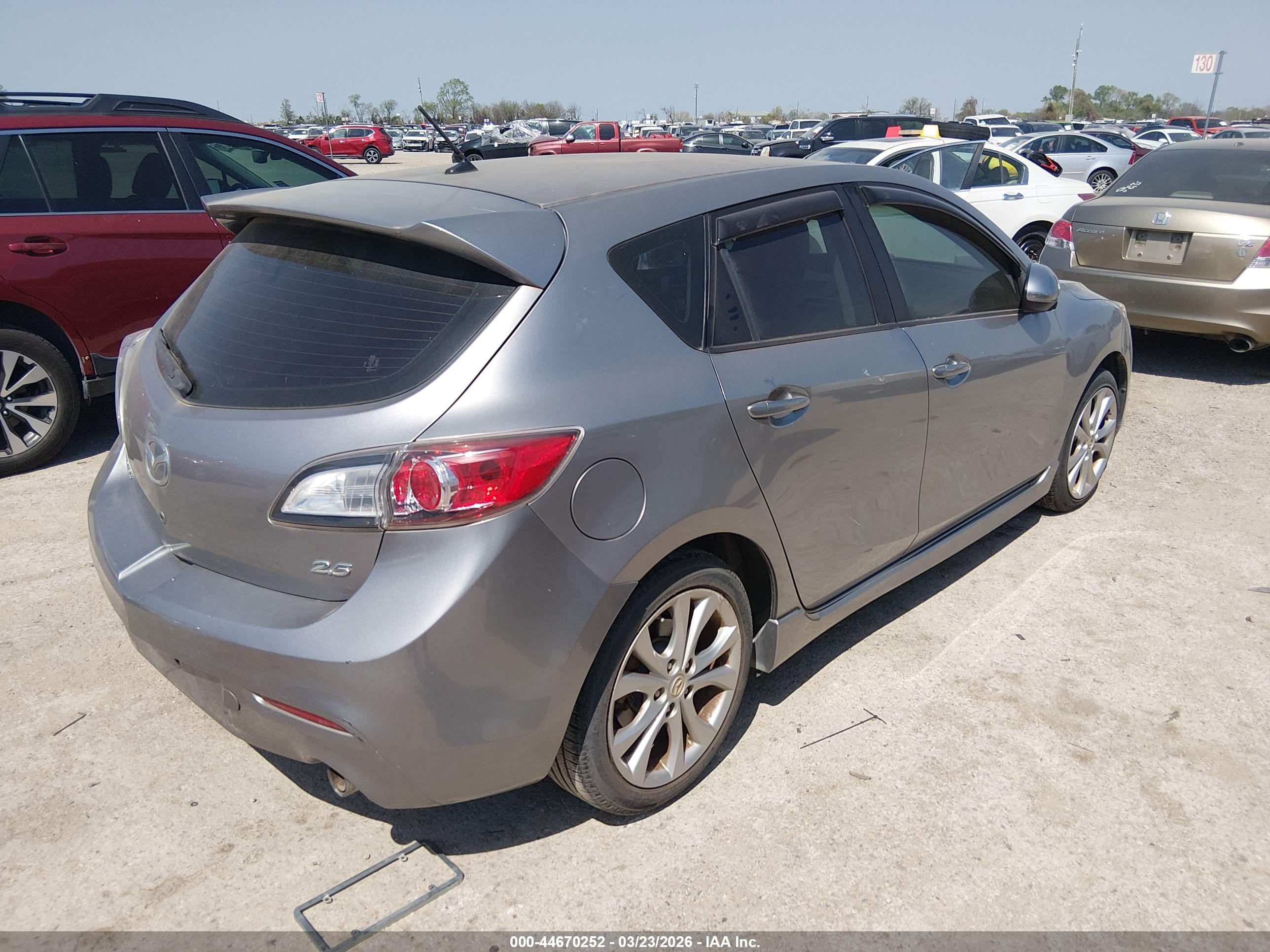 MAZDA MAZDA3 image 4