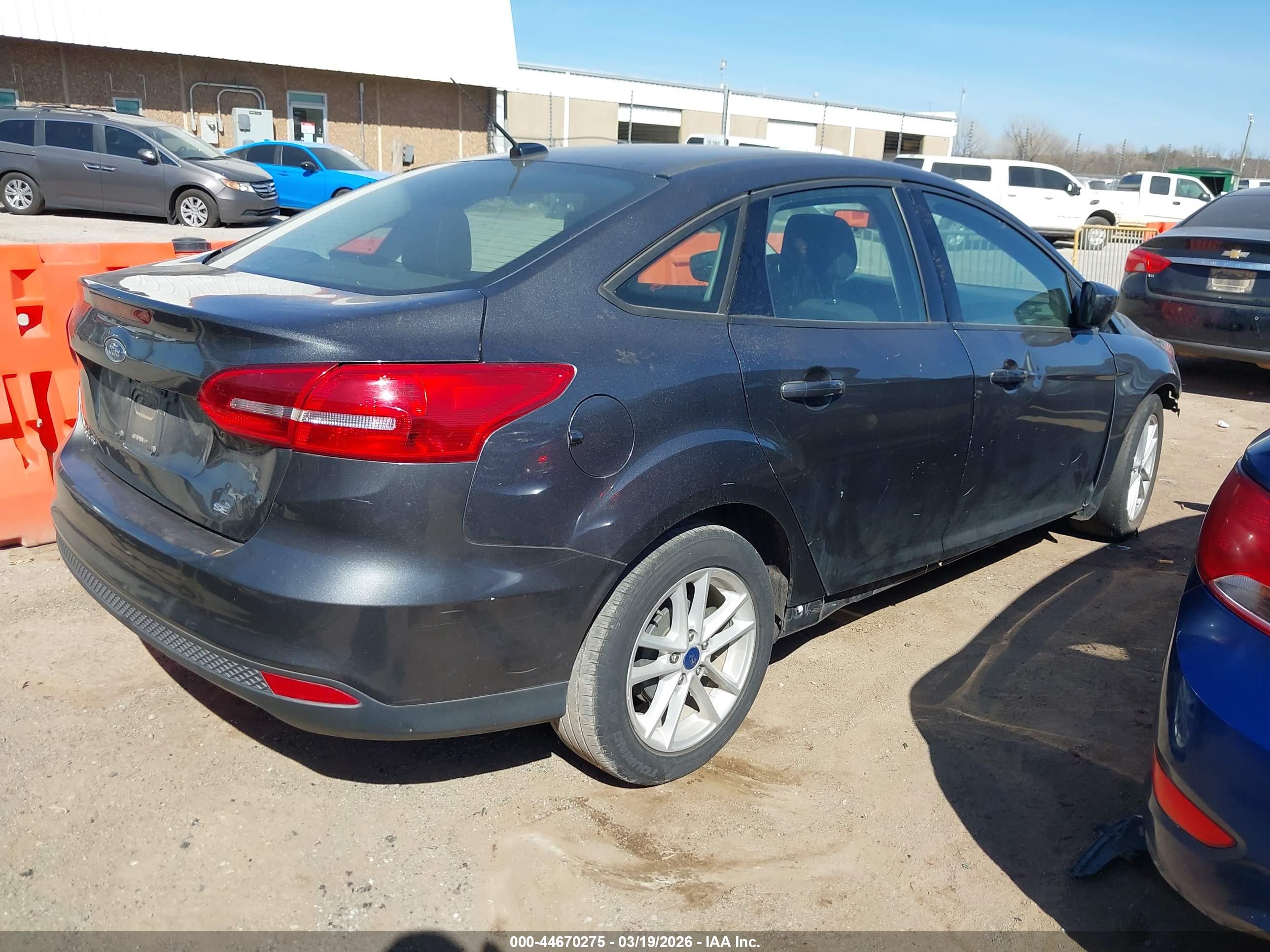 FORD FOCUS image 4