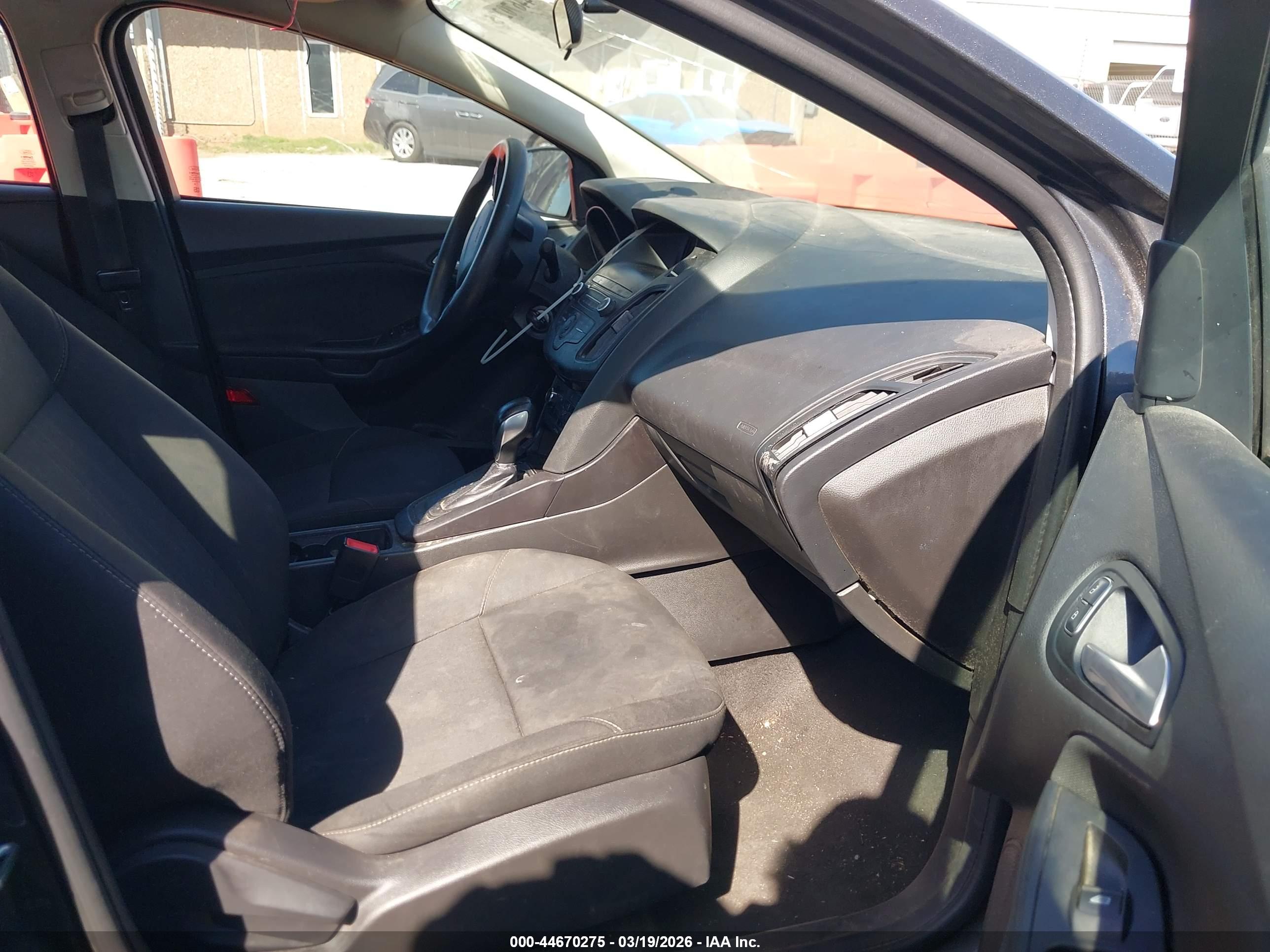 FORD FOCUS image 5