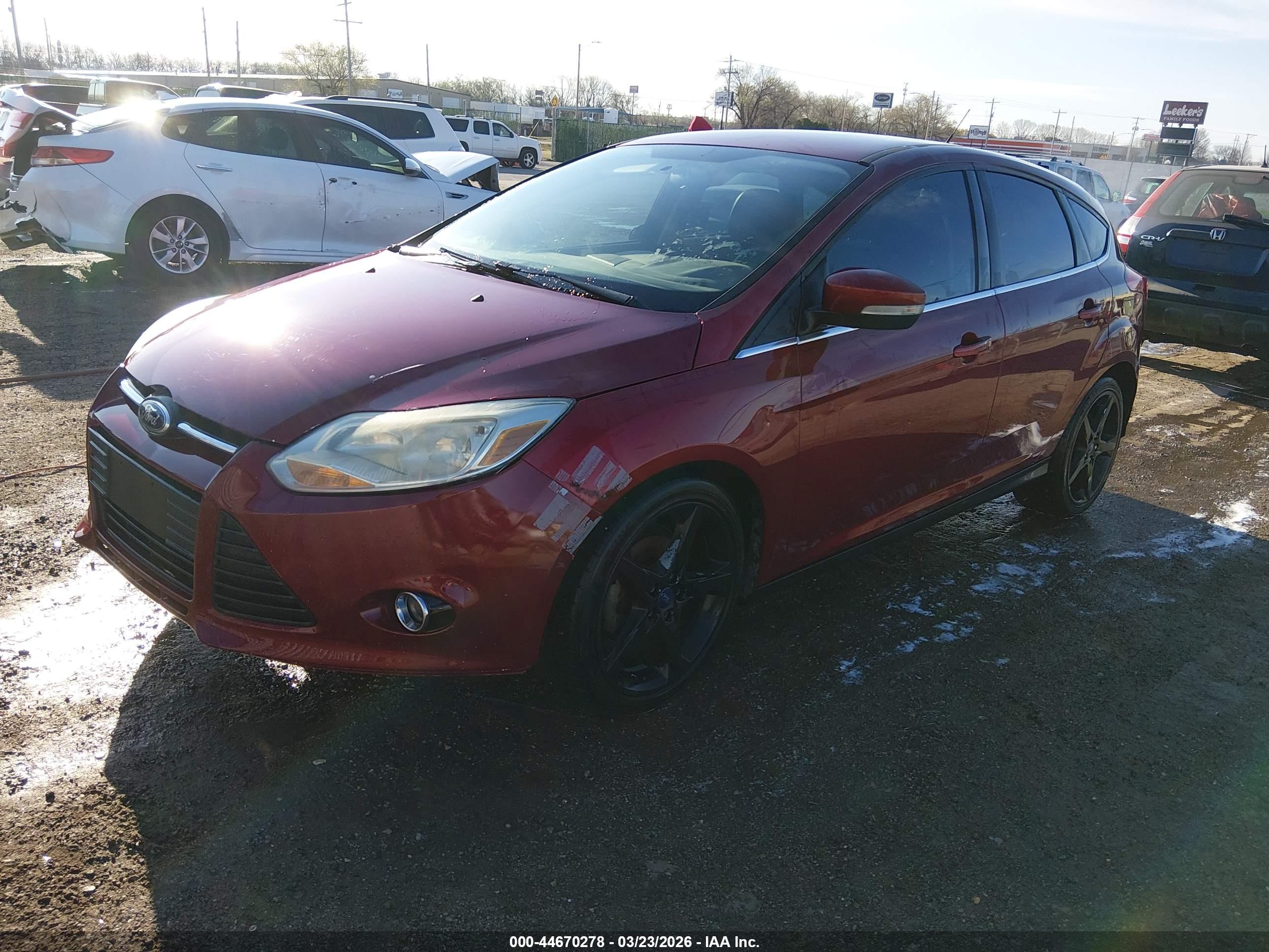 FORD FOCUS image 2