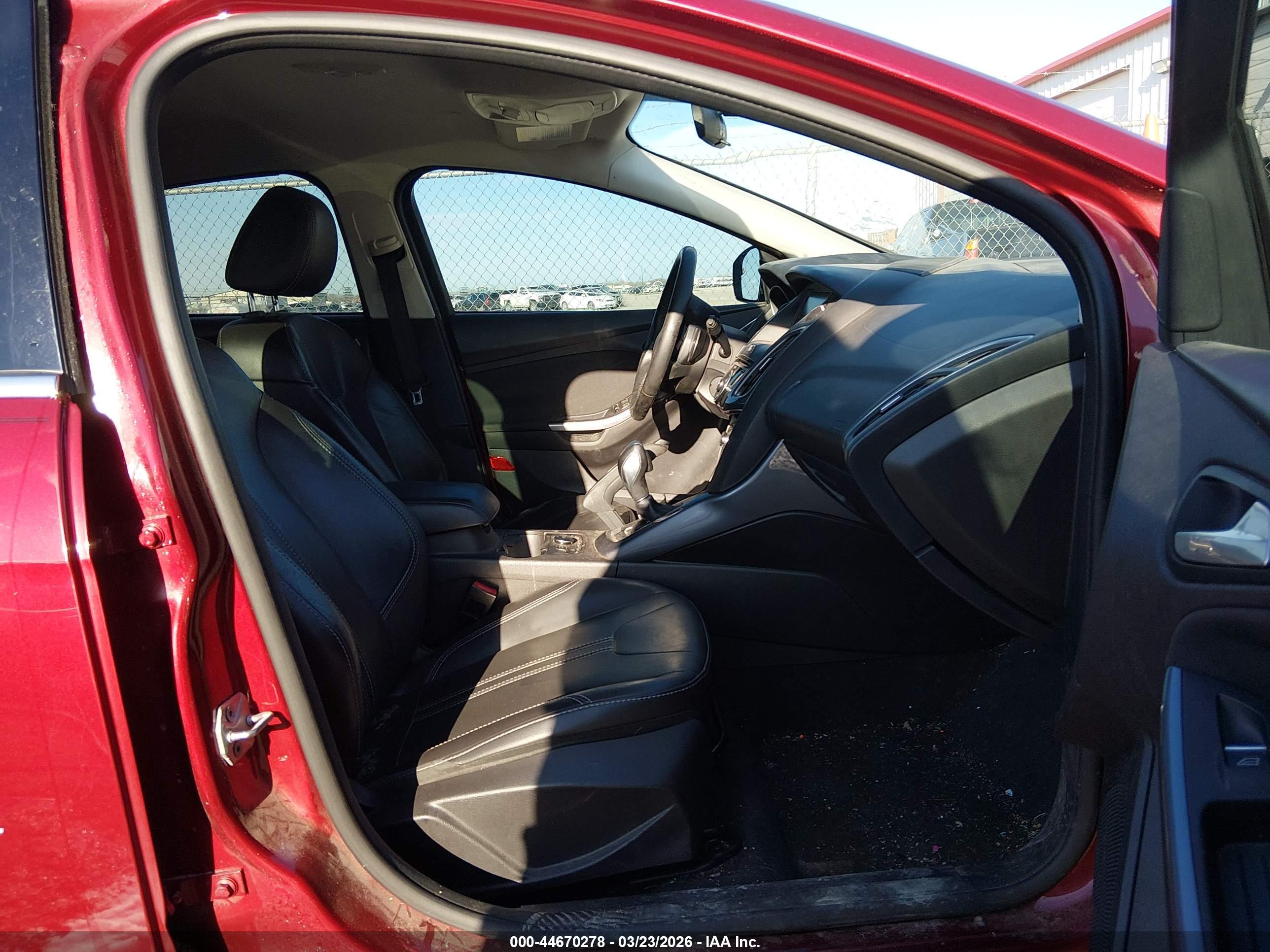 FORD FOCUS image 5