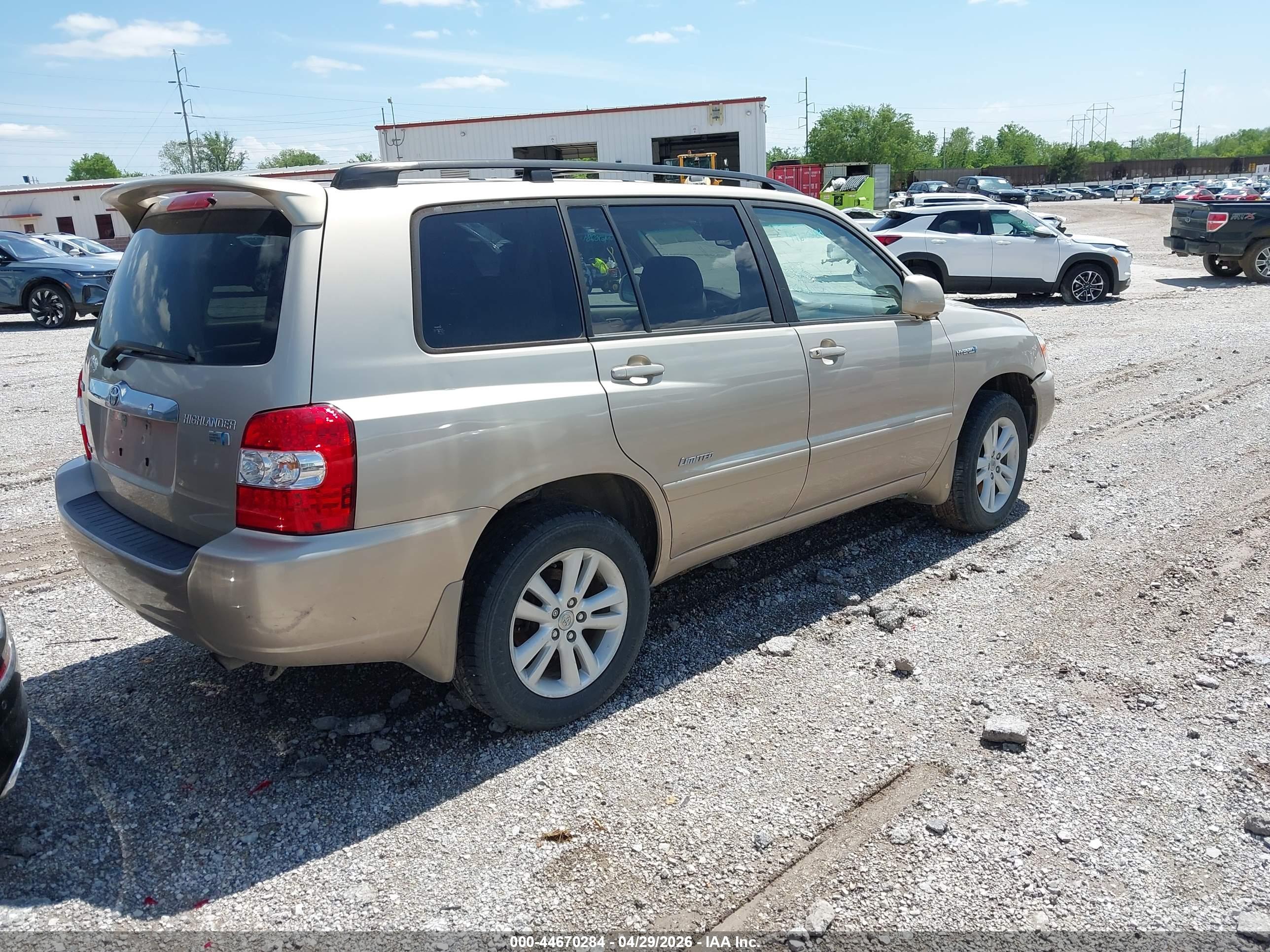 TOYOTA HIGHLANDER image 4