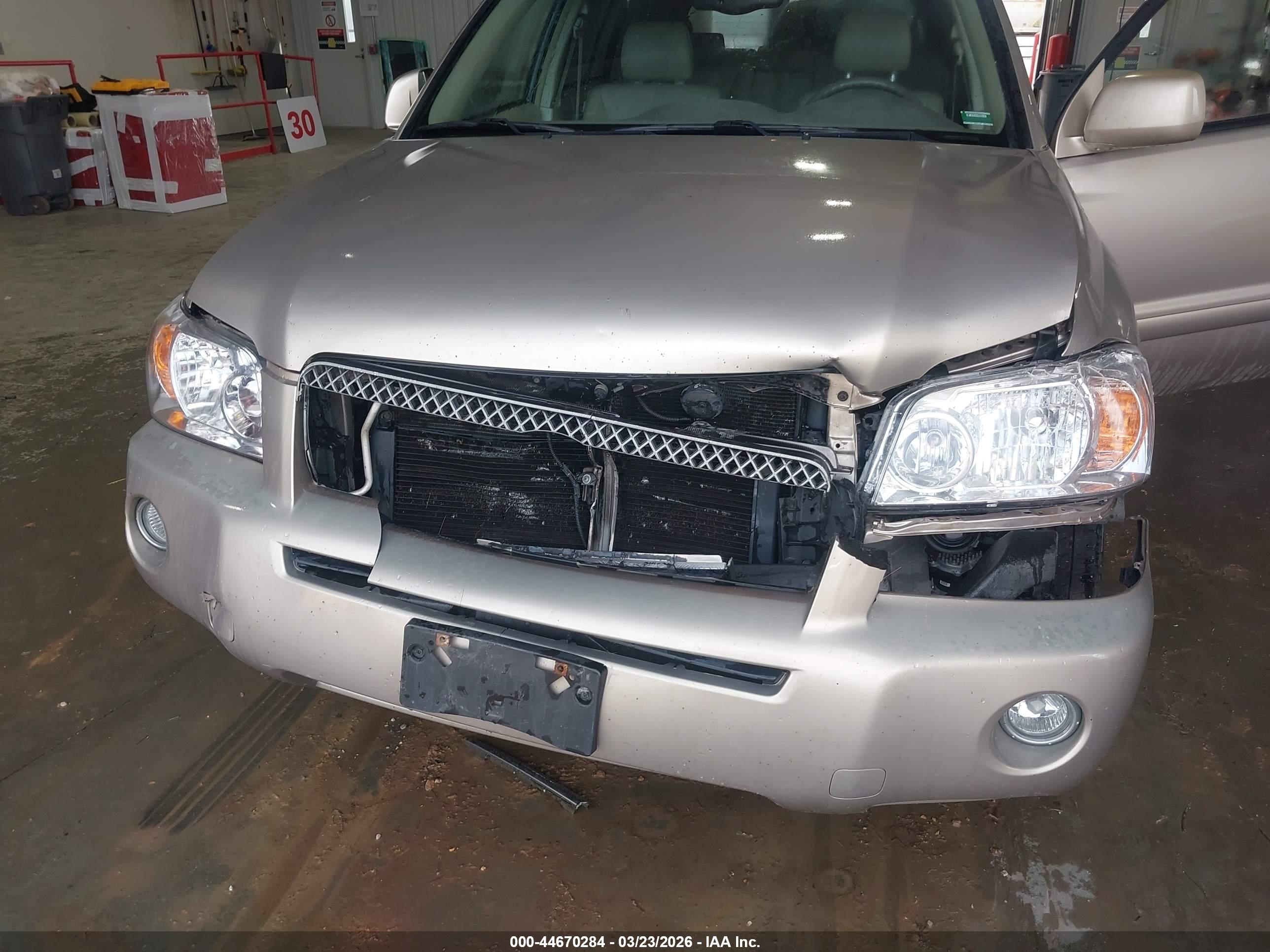 TOYOTA HIGHLANDER image 6