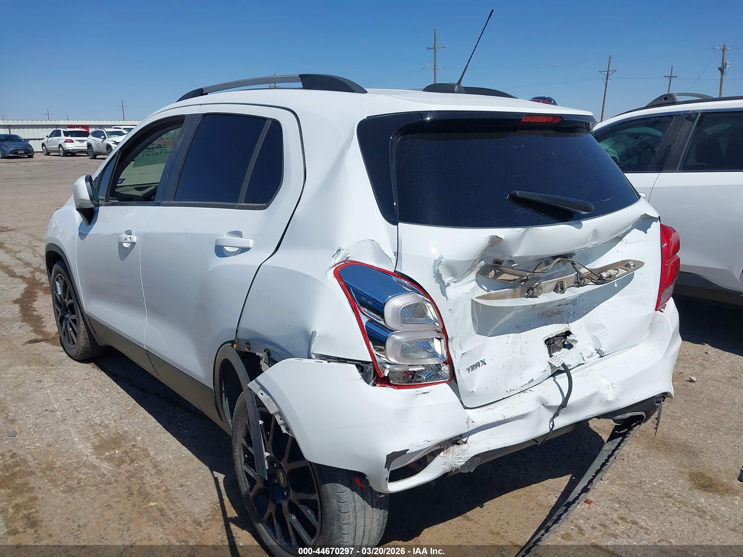 CHEVROLET TRAX image 3
