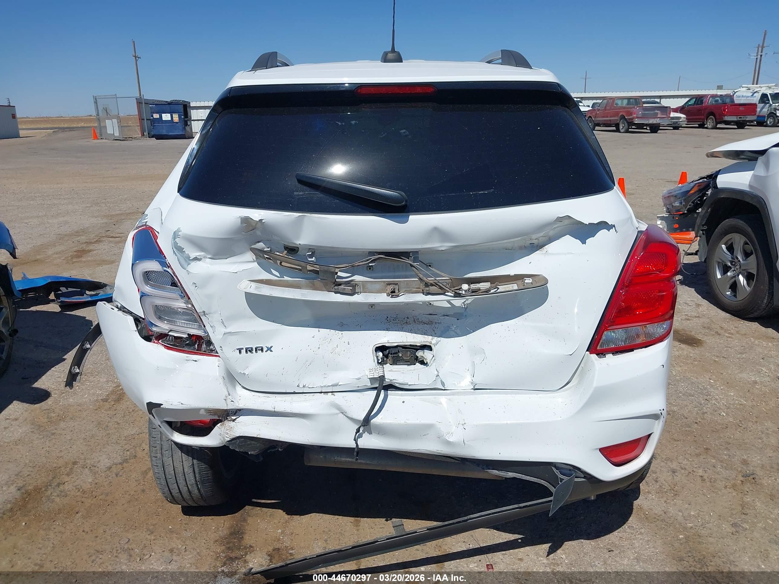 CHEVROLET TRAX image 6