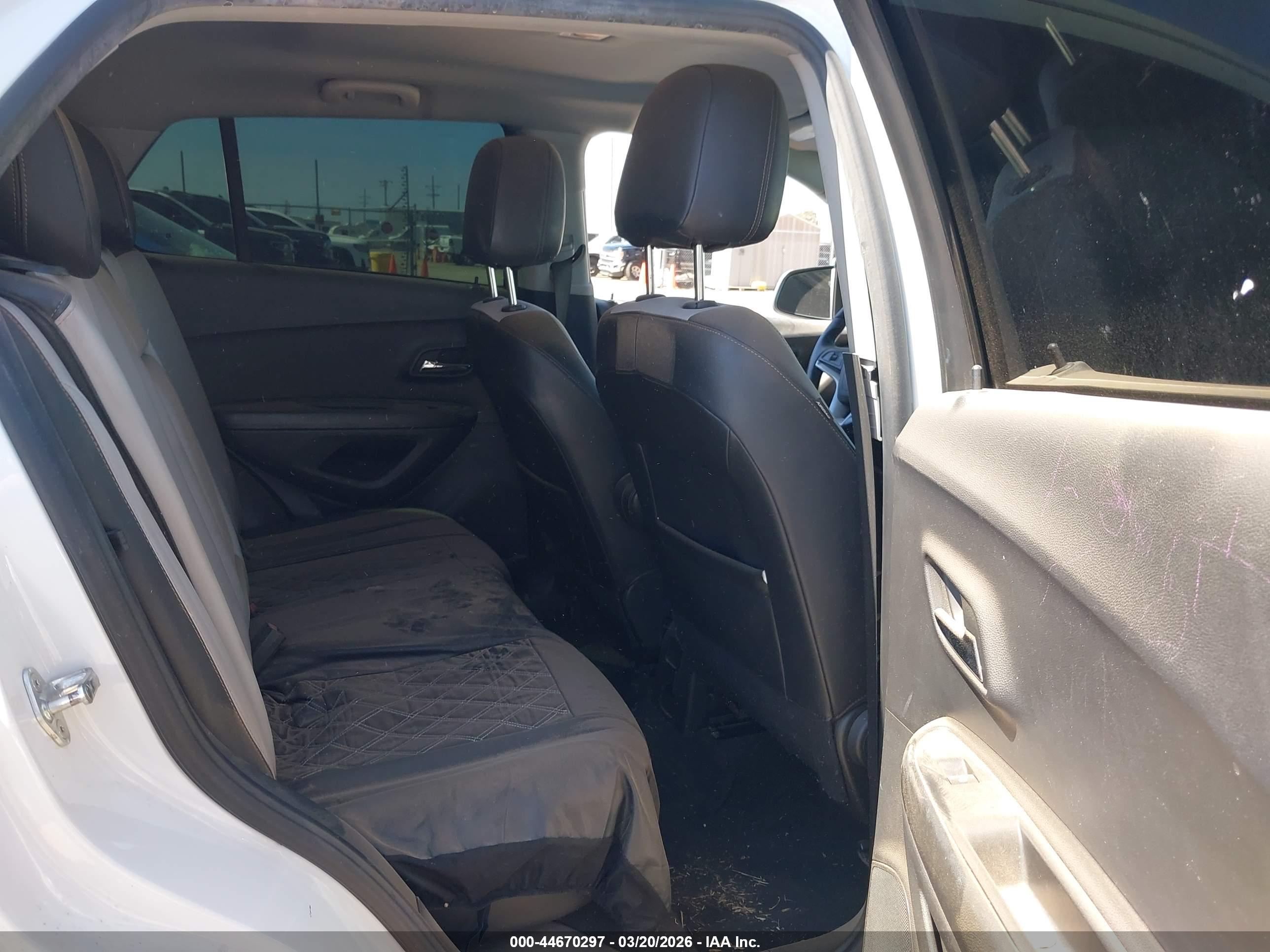 CHEVROLET TRAX image 8