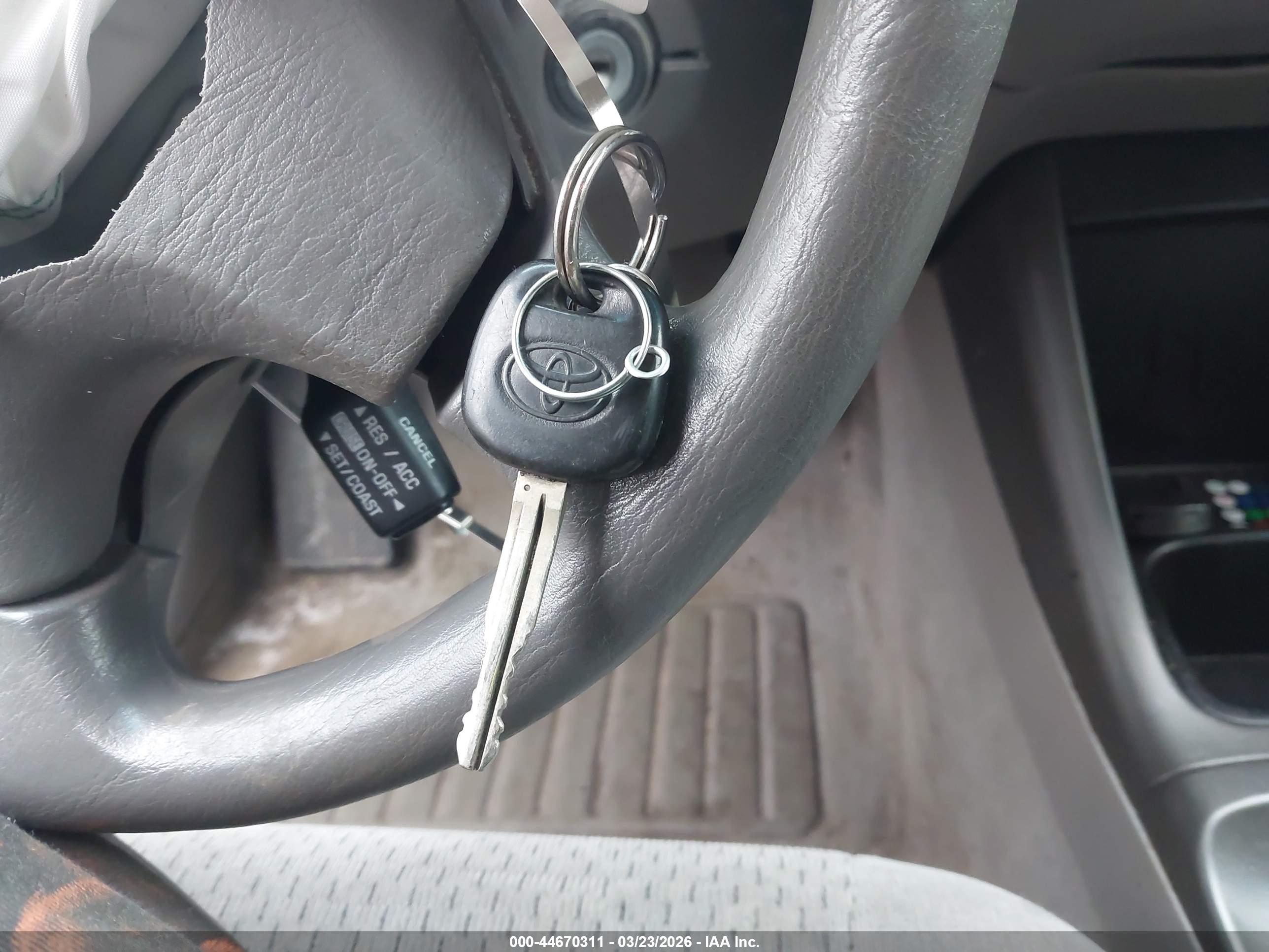 TOYOTA CAMRY image 11