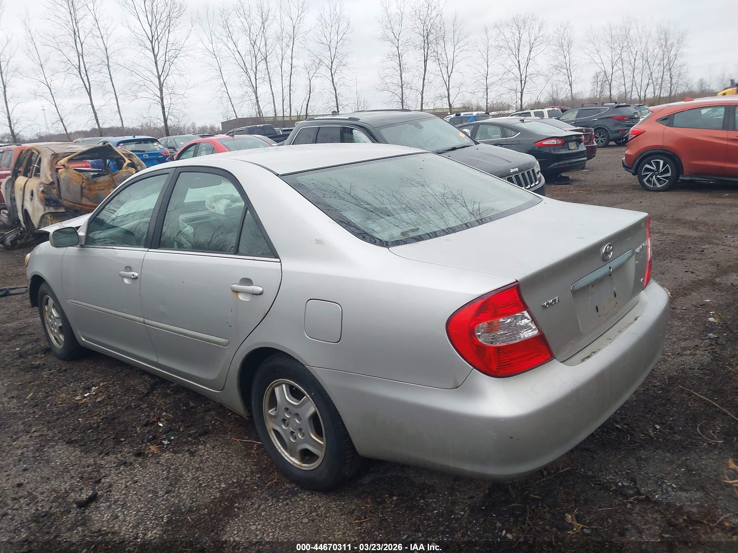 TOYOTA CAMRY image 3