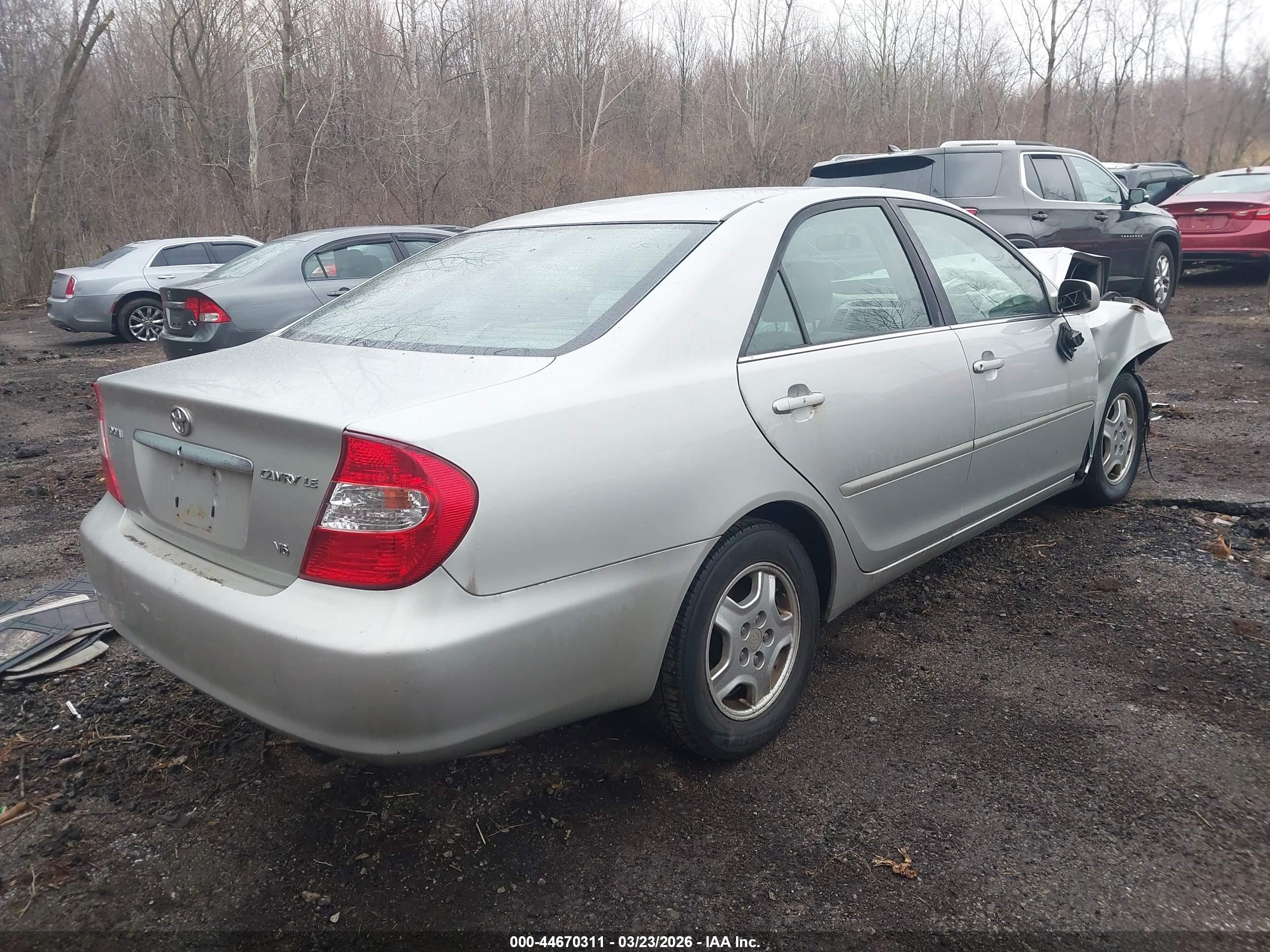 TOYOTA CAMRY image 4