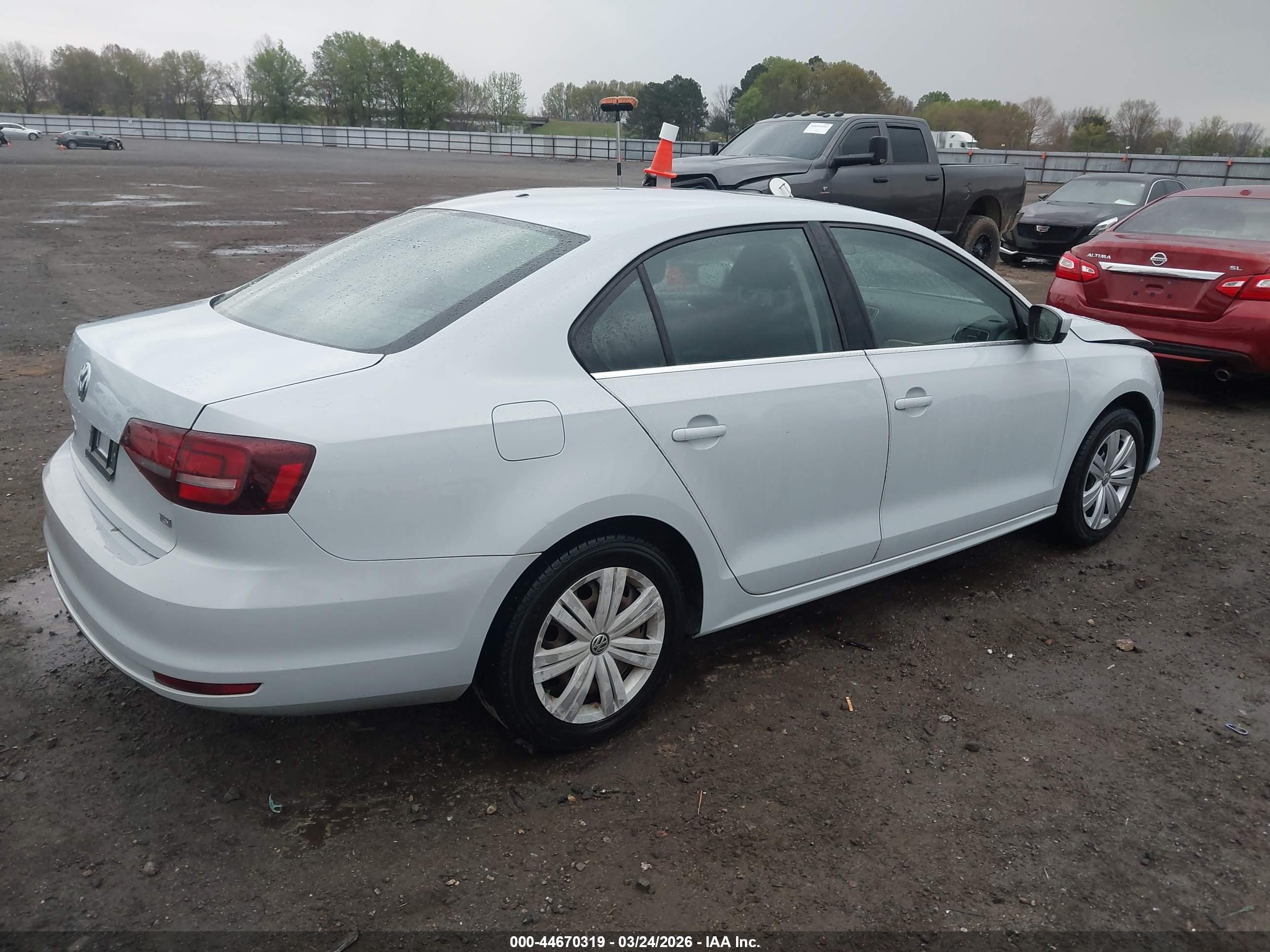 VOLKSWAGEN JETTA image 4