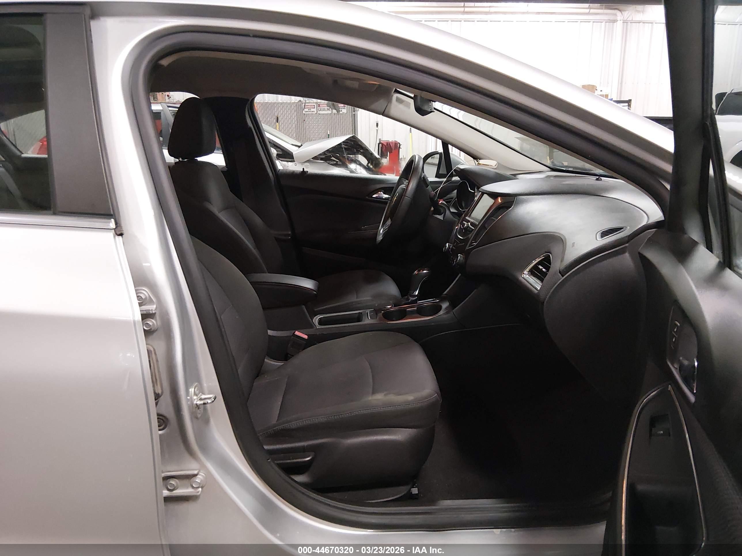 CHEVROLET CRUZE image 5