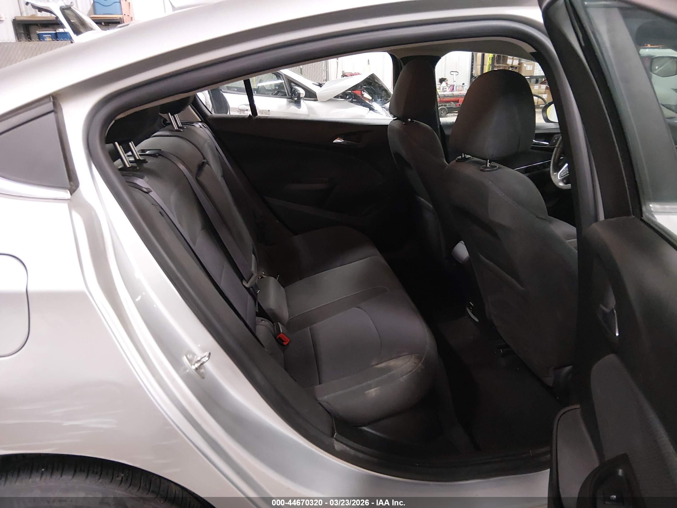 CHEVROLET CRUZE image 8