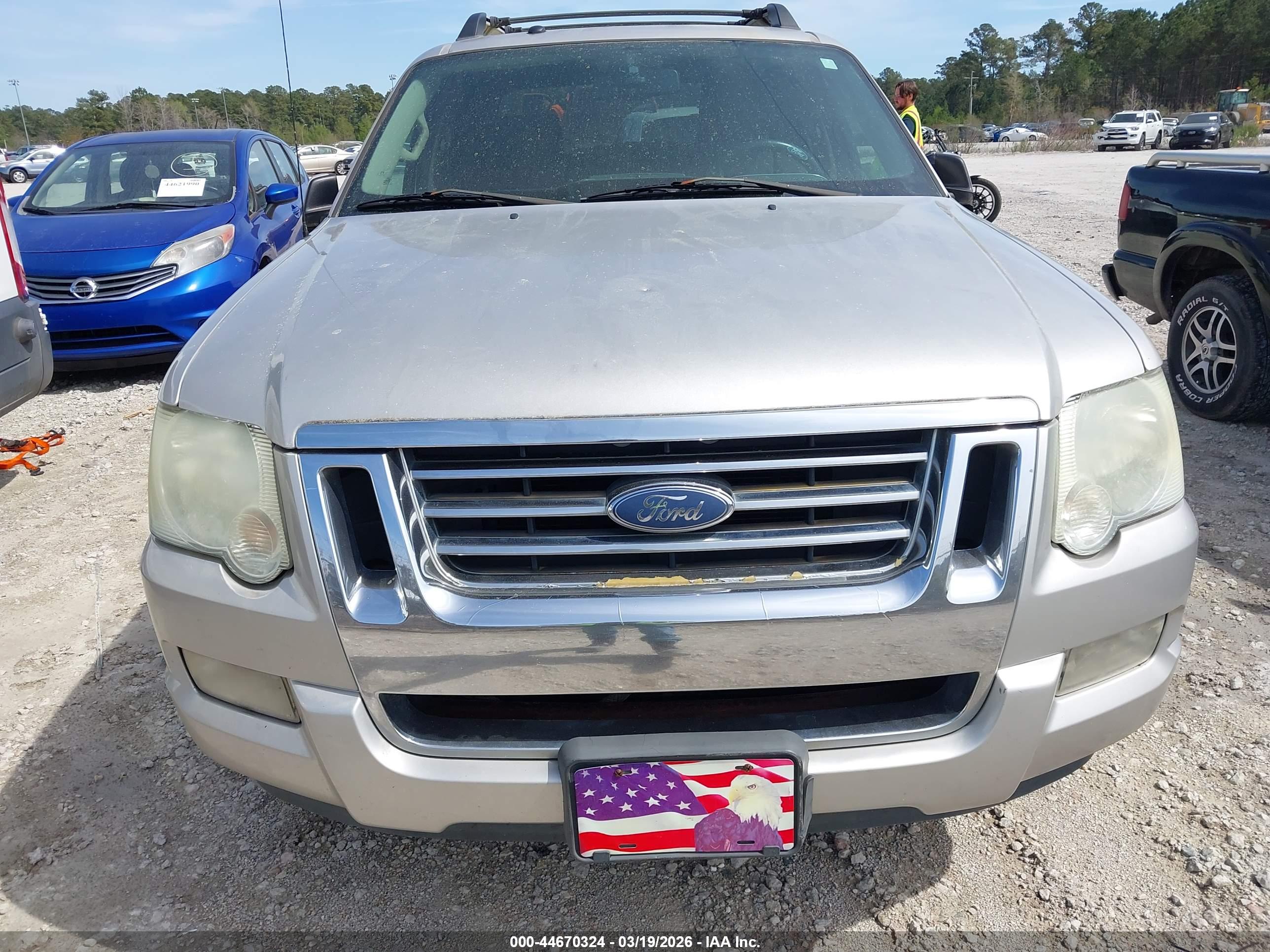 FORD EXPLORER image 6
