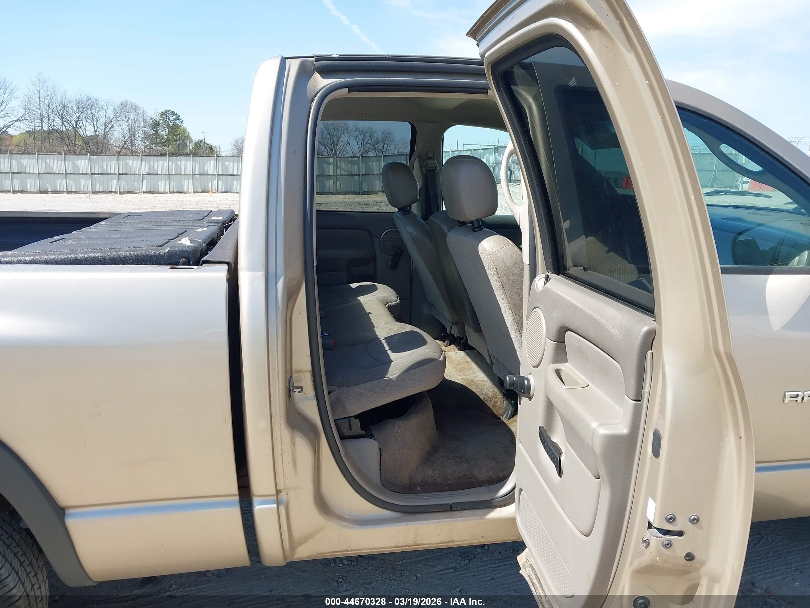 DODGE RAM image 8