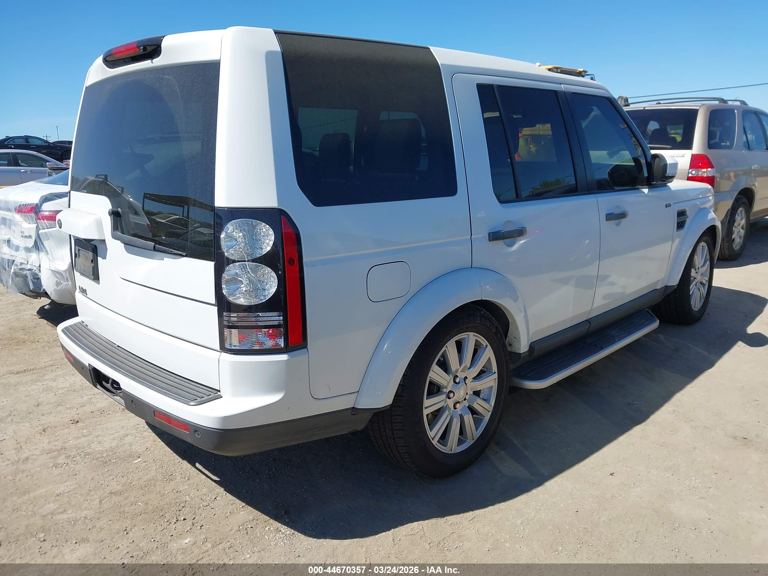LAND ROVER image 4