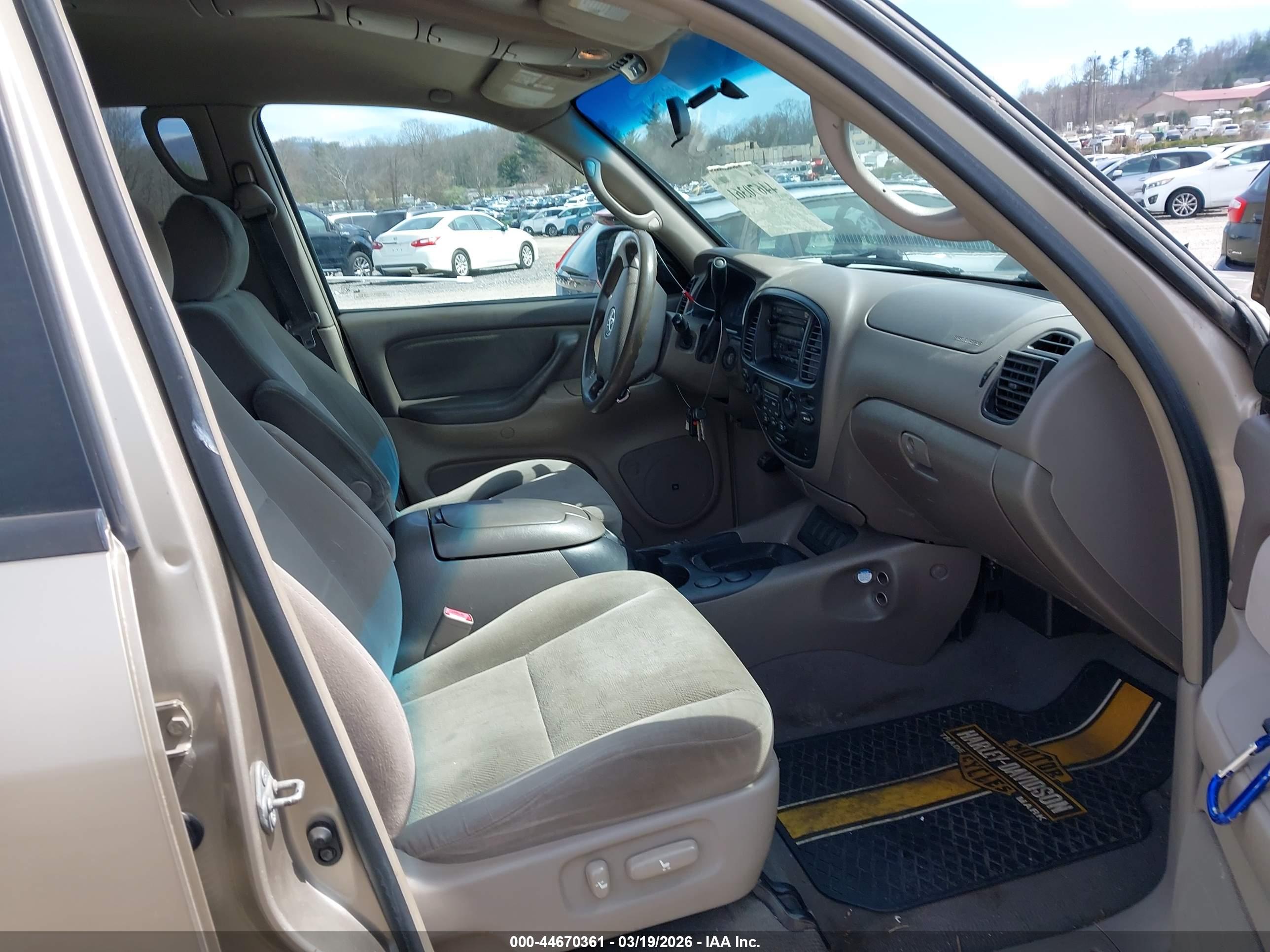 TOYOTA SEQUOIA image 5