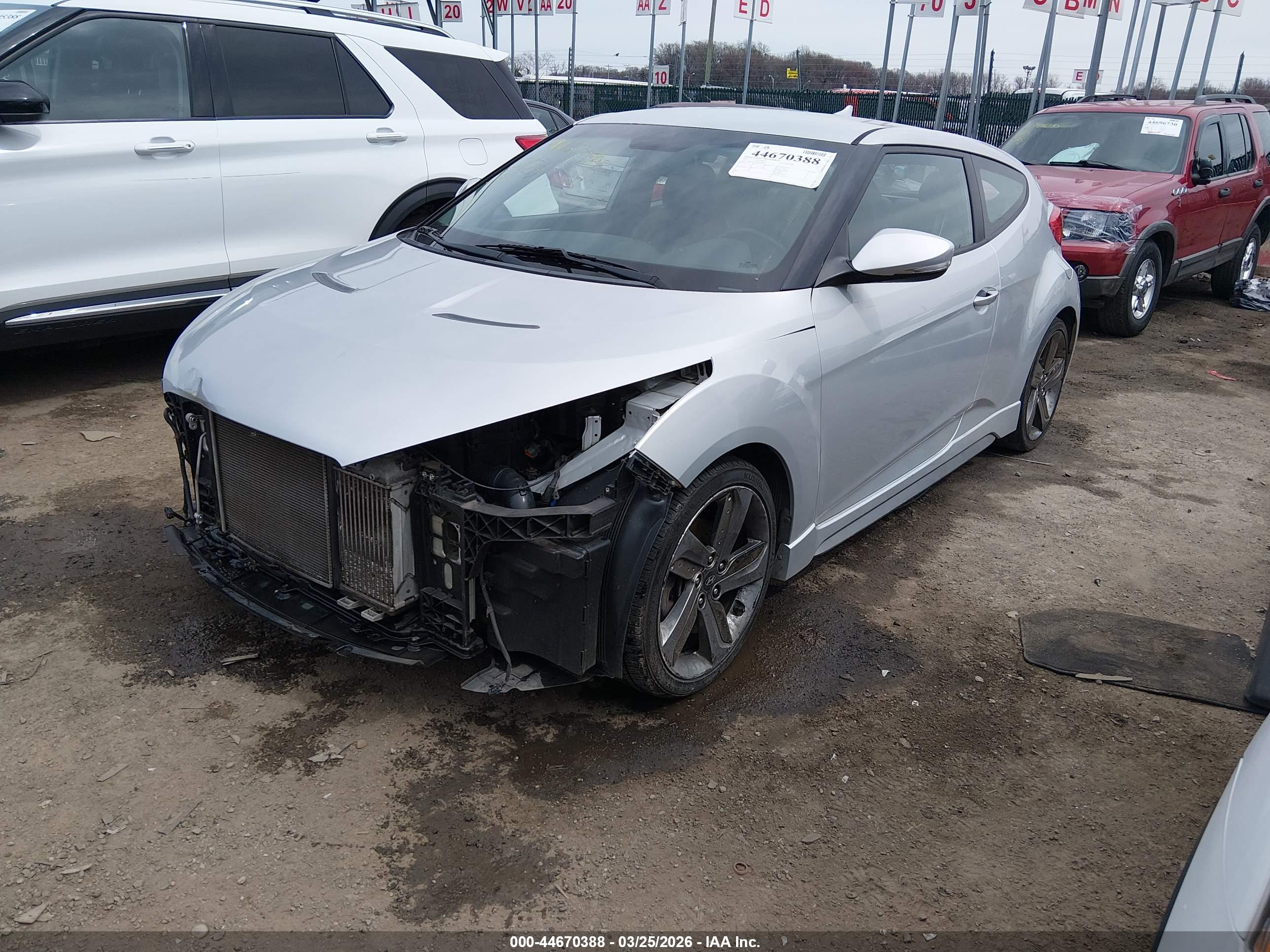 HYUNDAI VELOSTER image 2