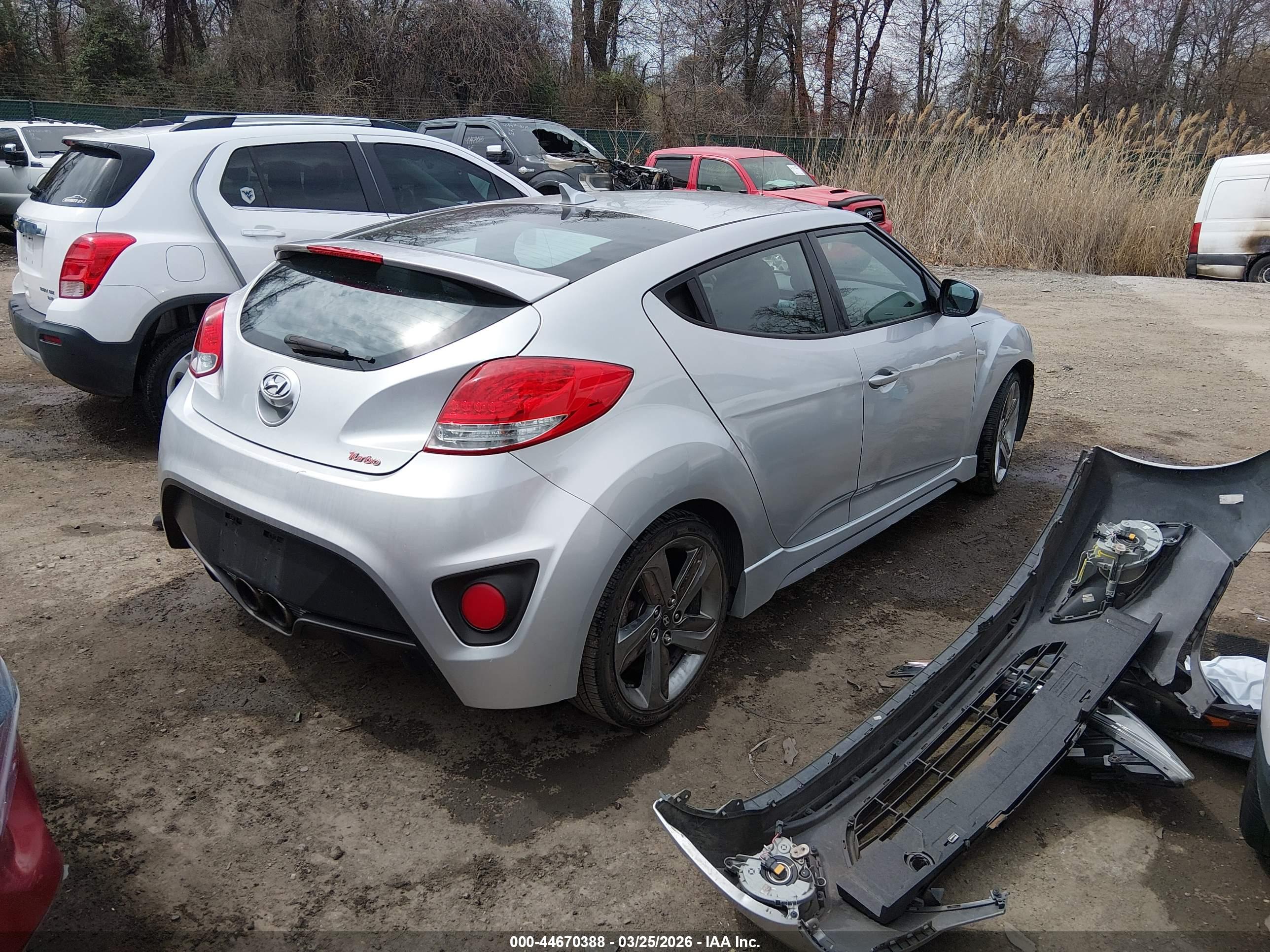 HYUNDAI VELOSTER image 4
