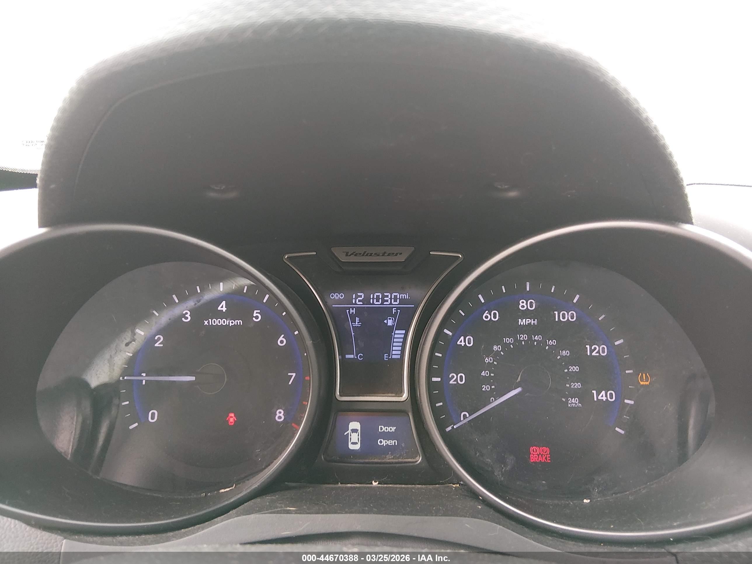 HYUNDAI VELOSTER image 7