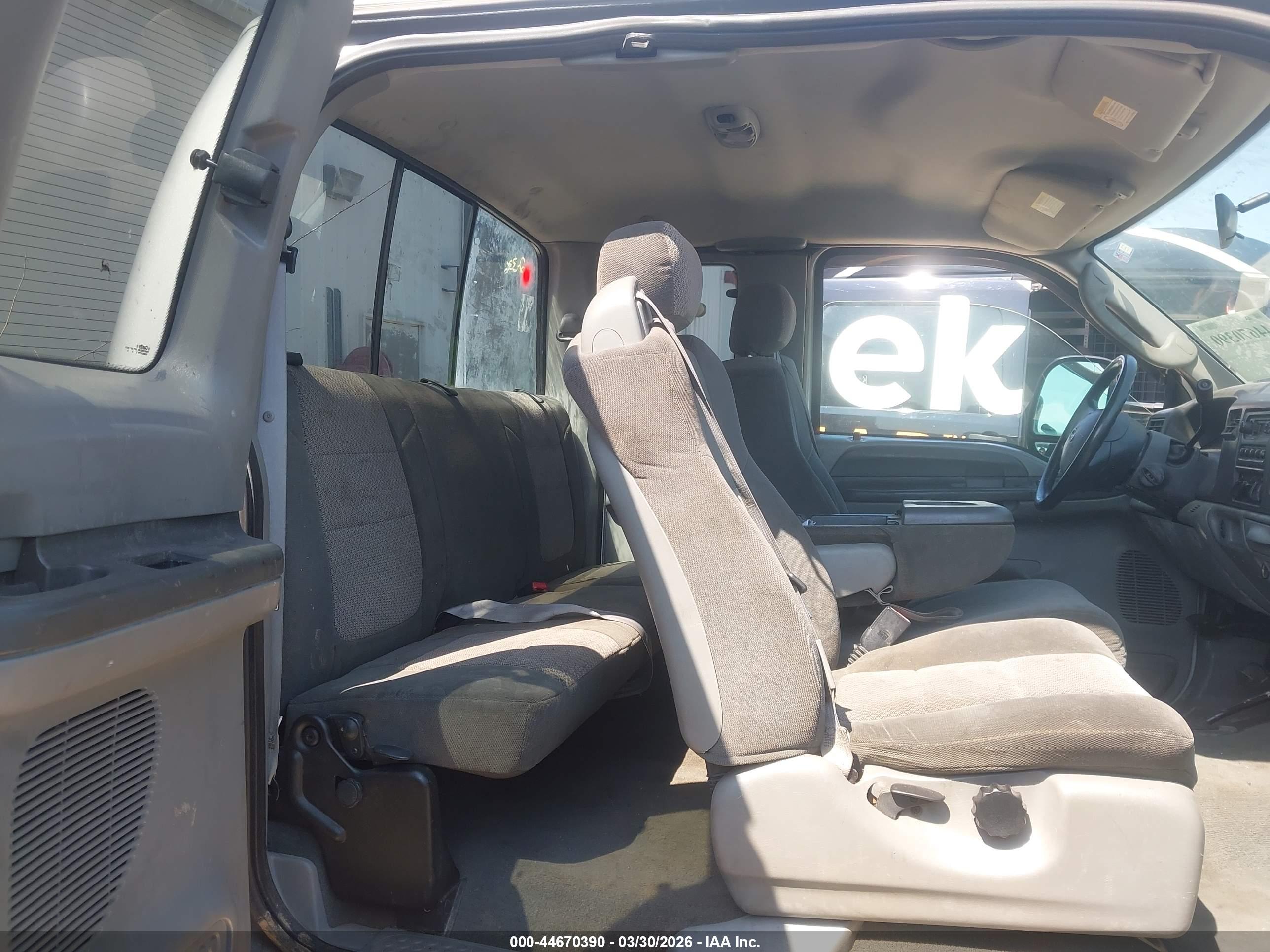 FORD F-350 image 8