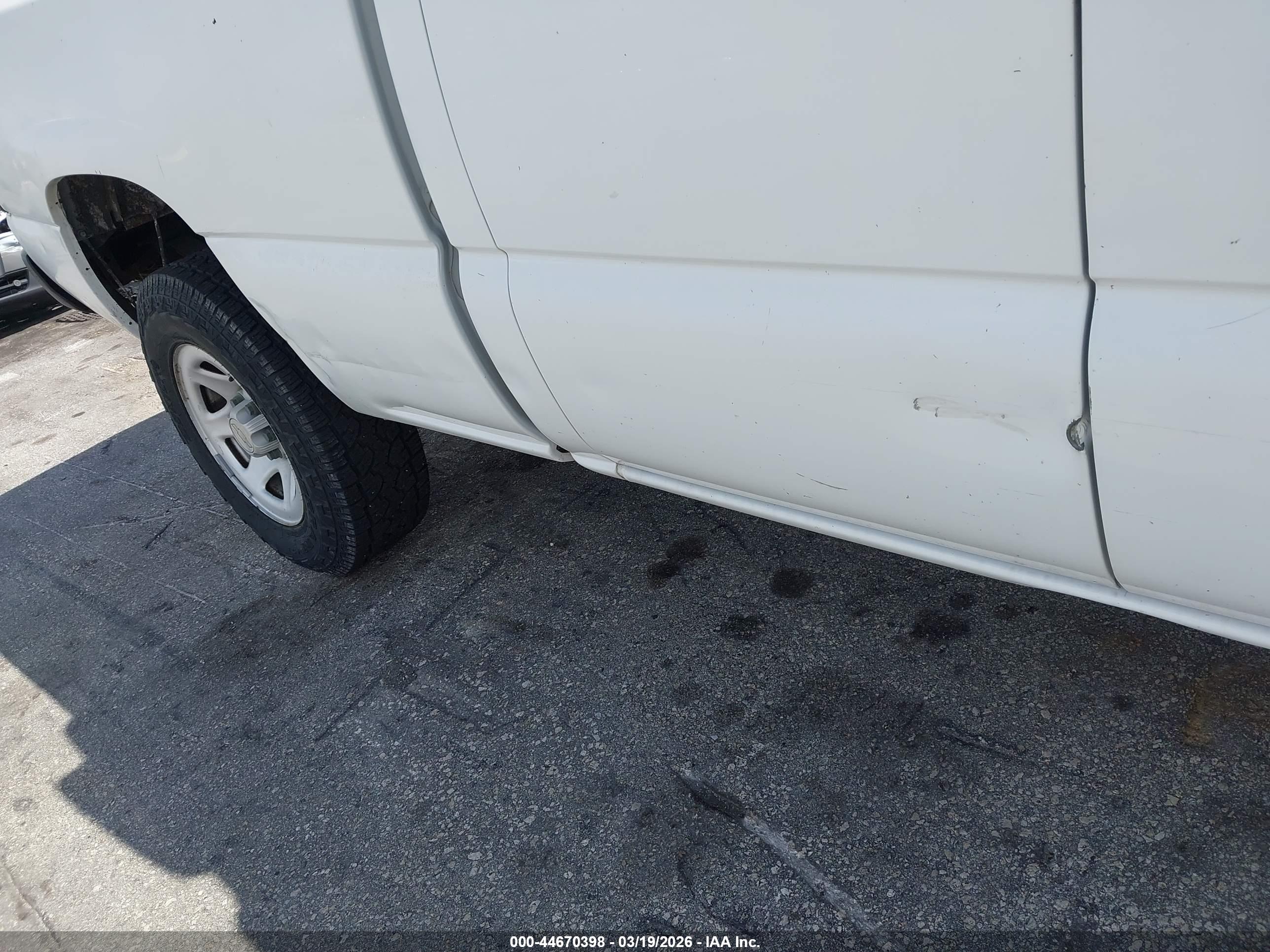 CHEVROLET SILVERADO image 6