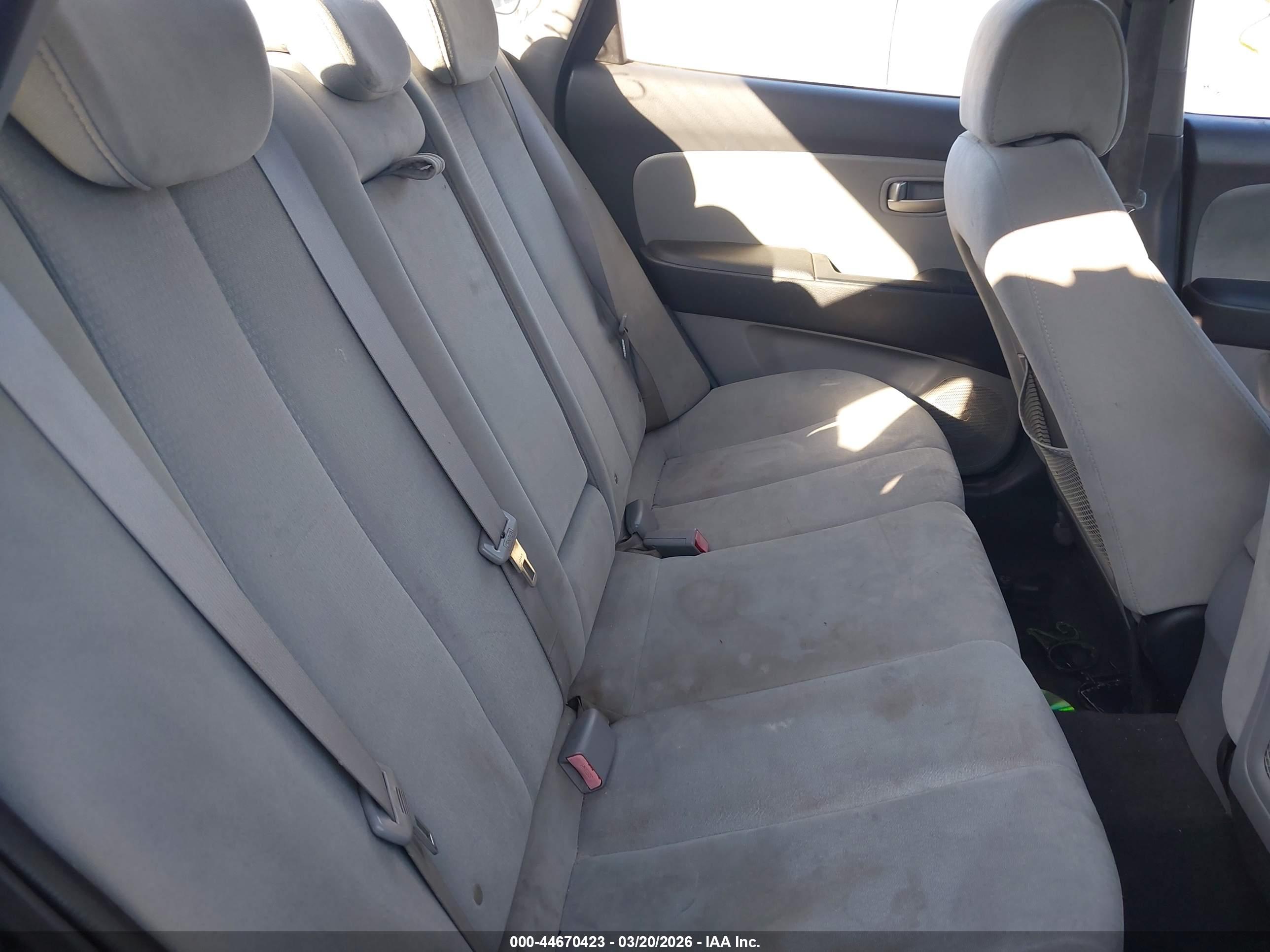 HYUNDAI ELANTRA image 8