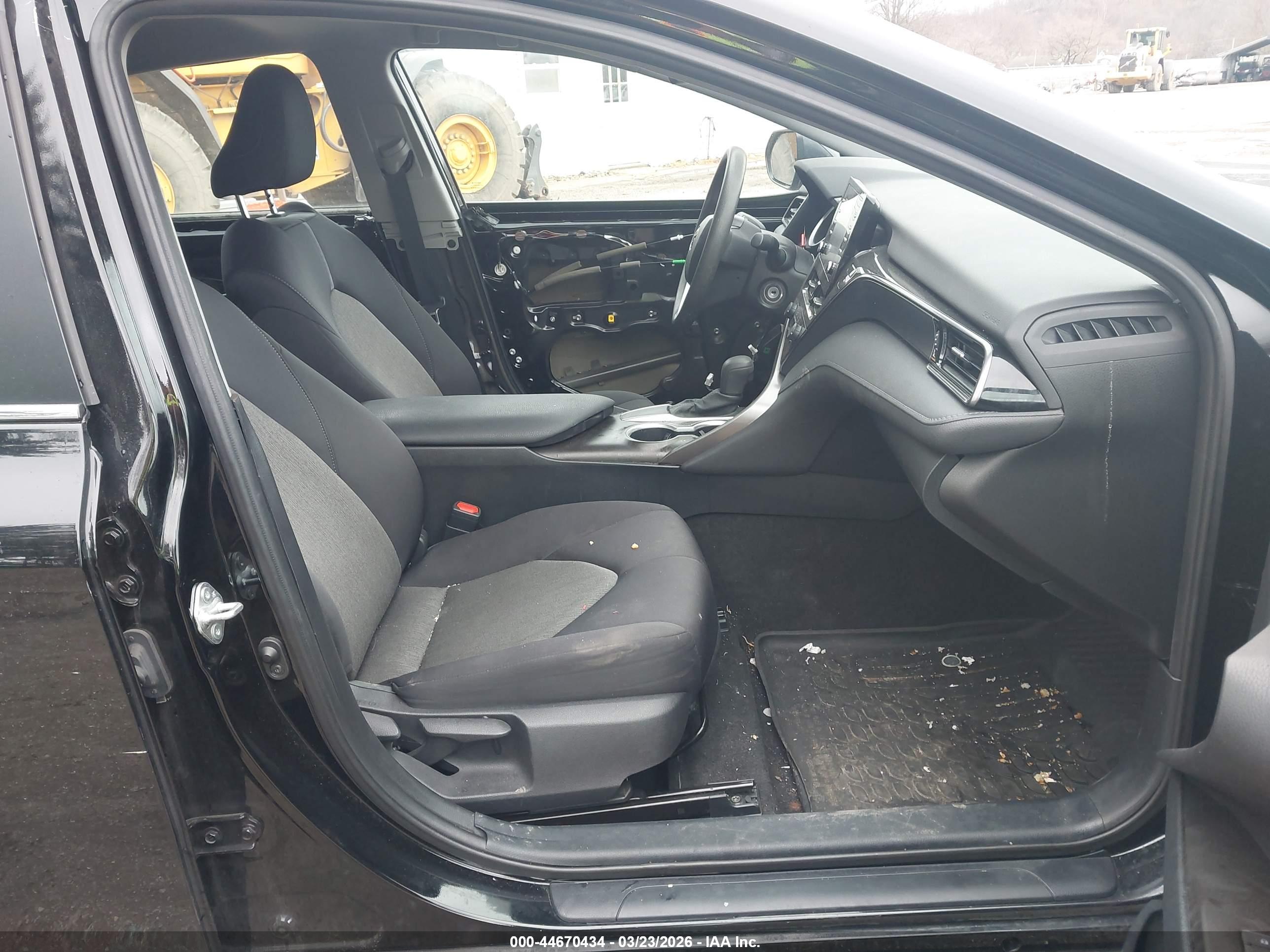 TOYOTA CAMRY image 5