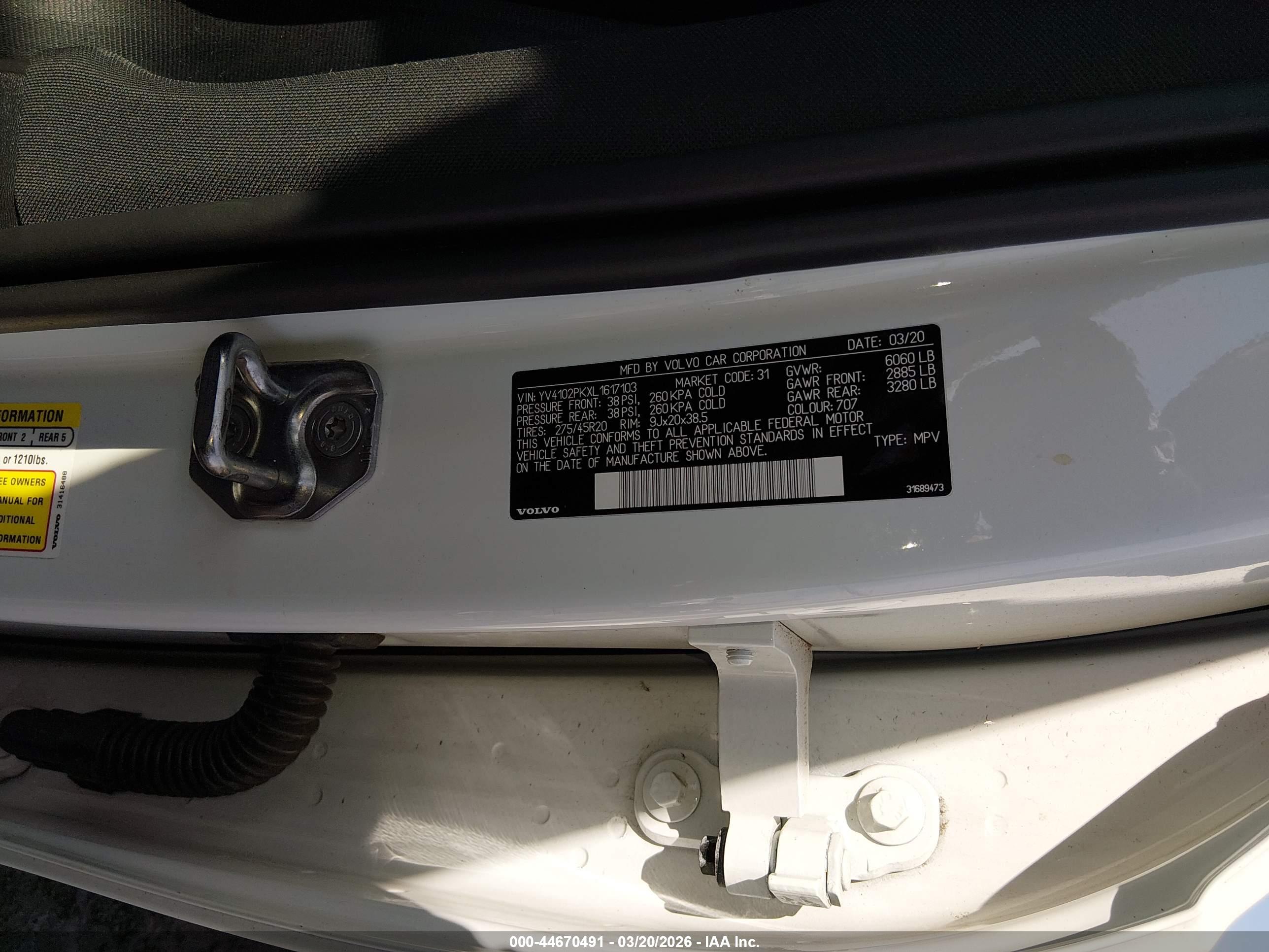VOLVO XC90 image 9