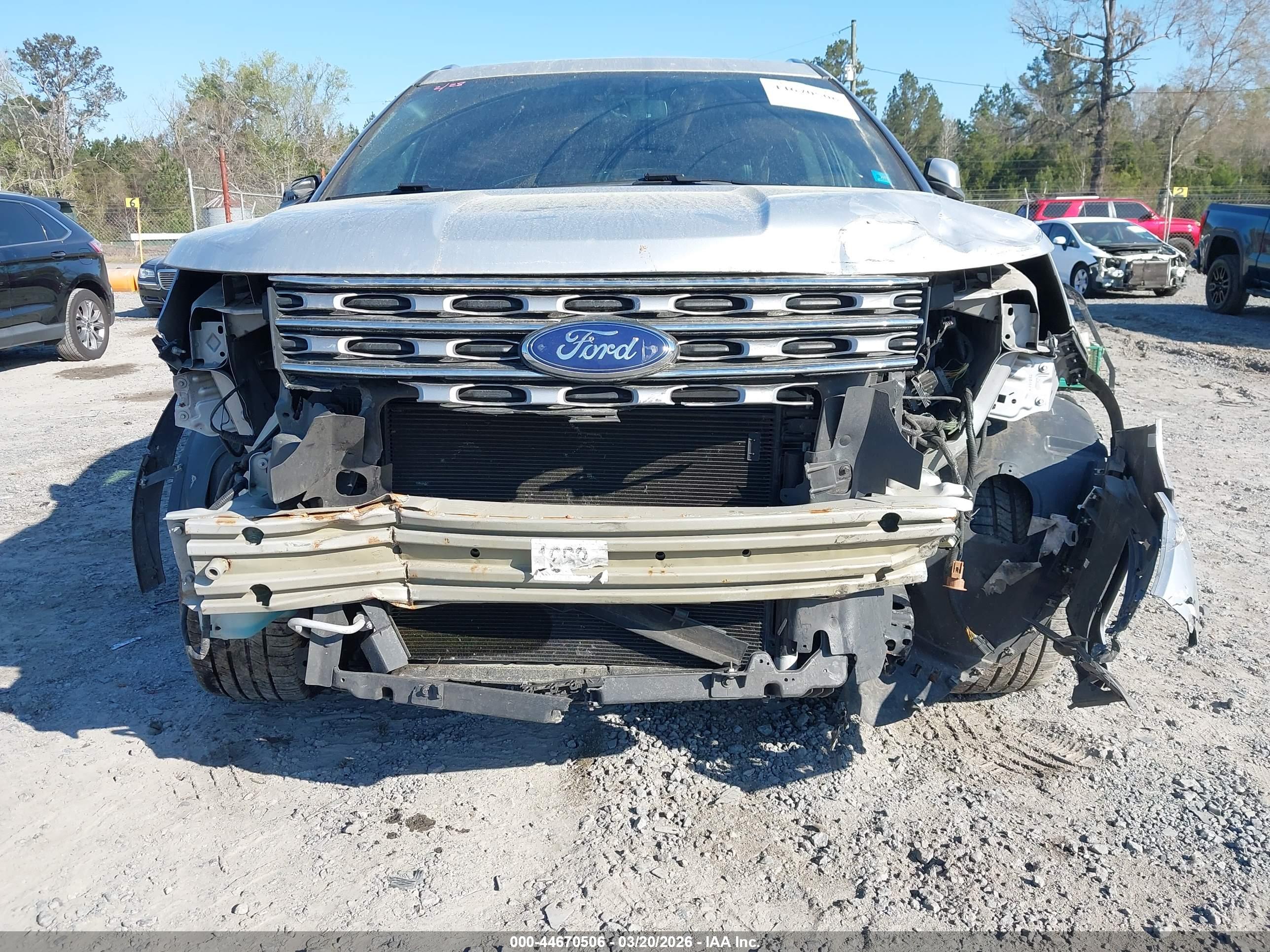 FORD EXPLORER image 6