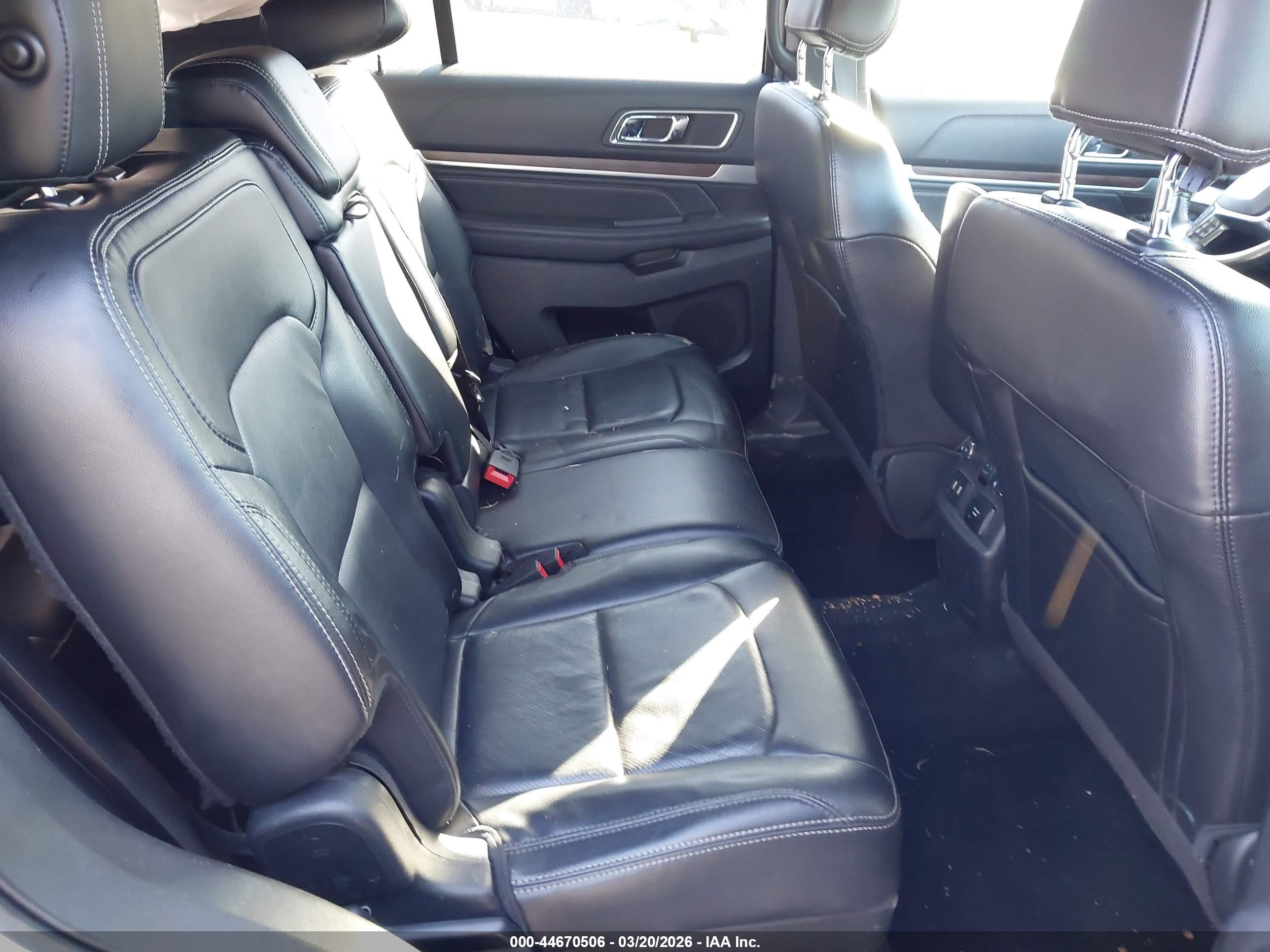 FORD EXPLORER image 8