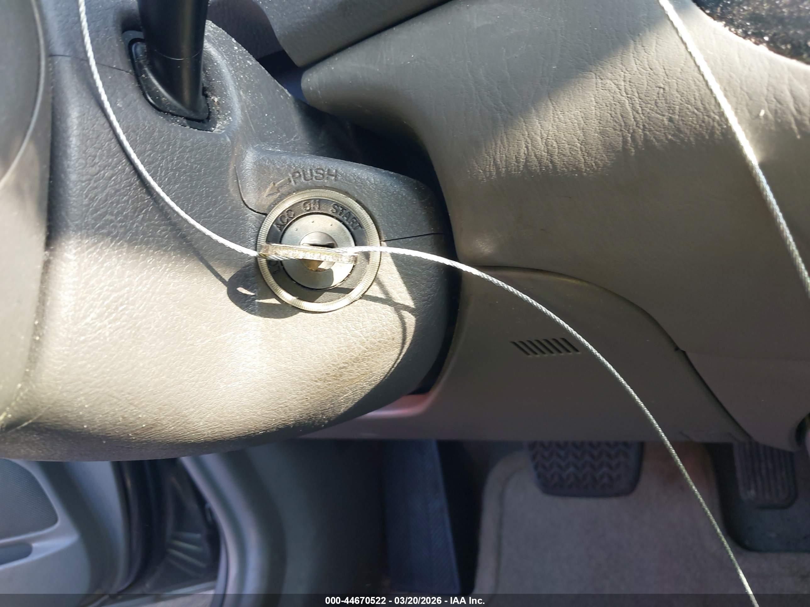 TOYOTA CAMRY image 11