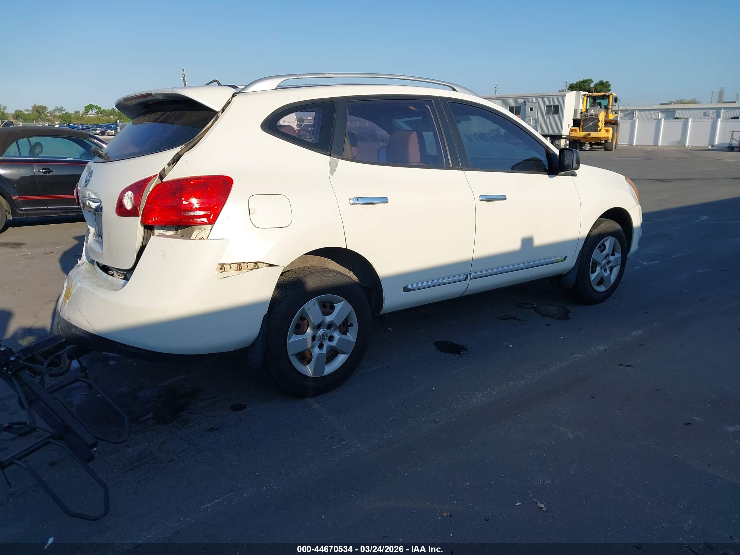 NISSAN ROGUE image 4