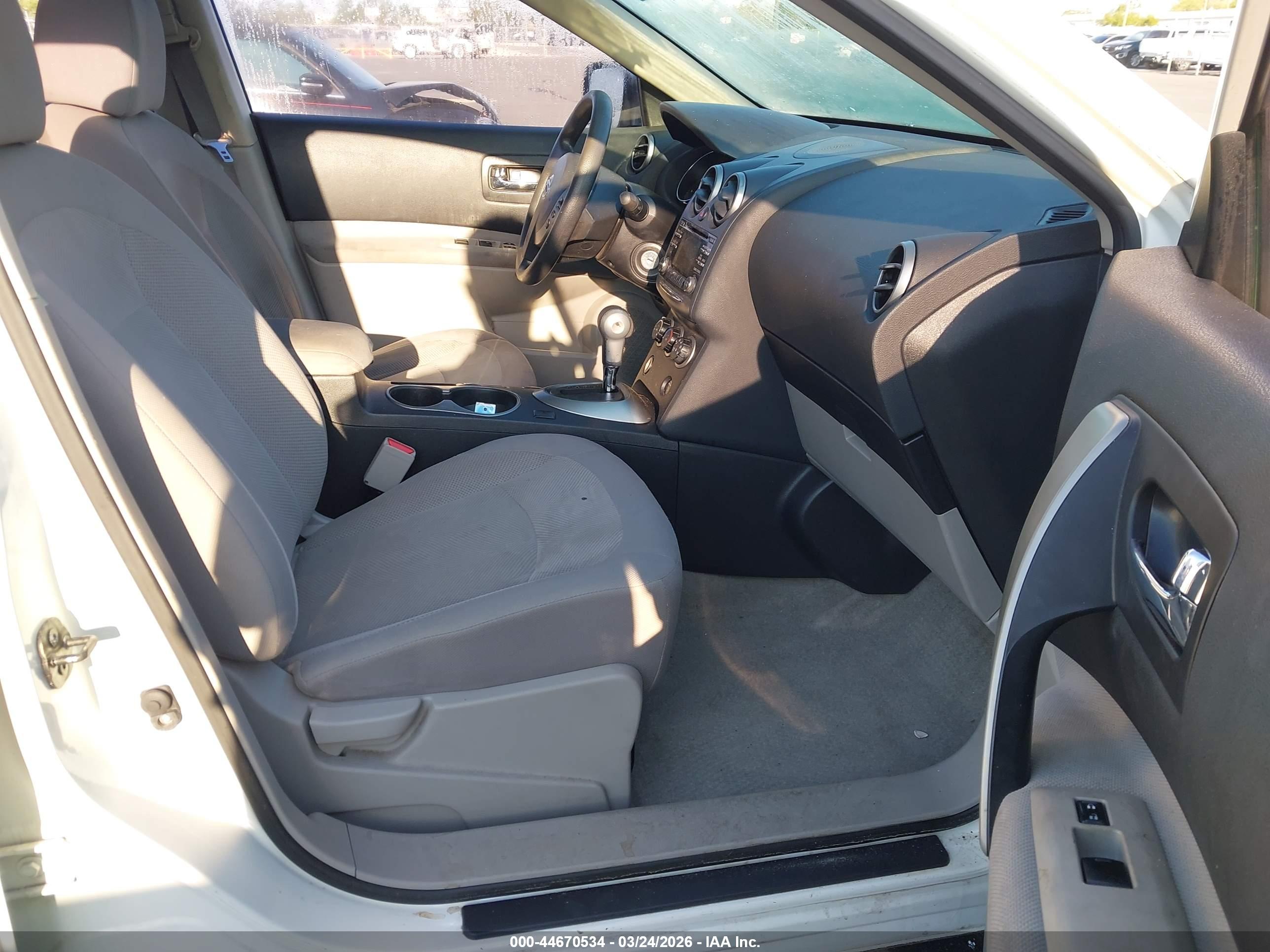 NISSAN ROGUE image 5