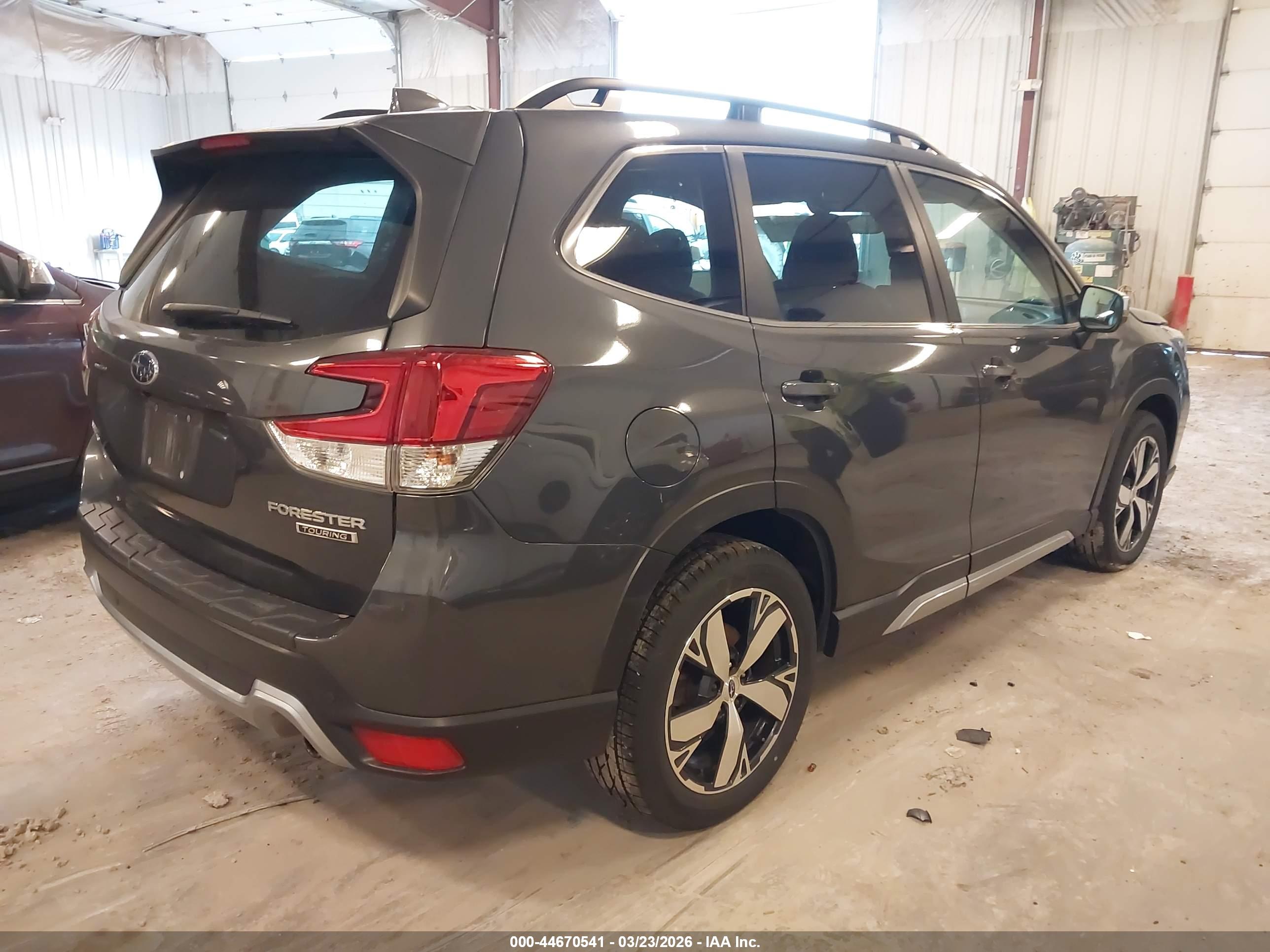 SUBARU FORESTER image 4