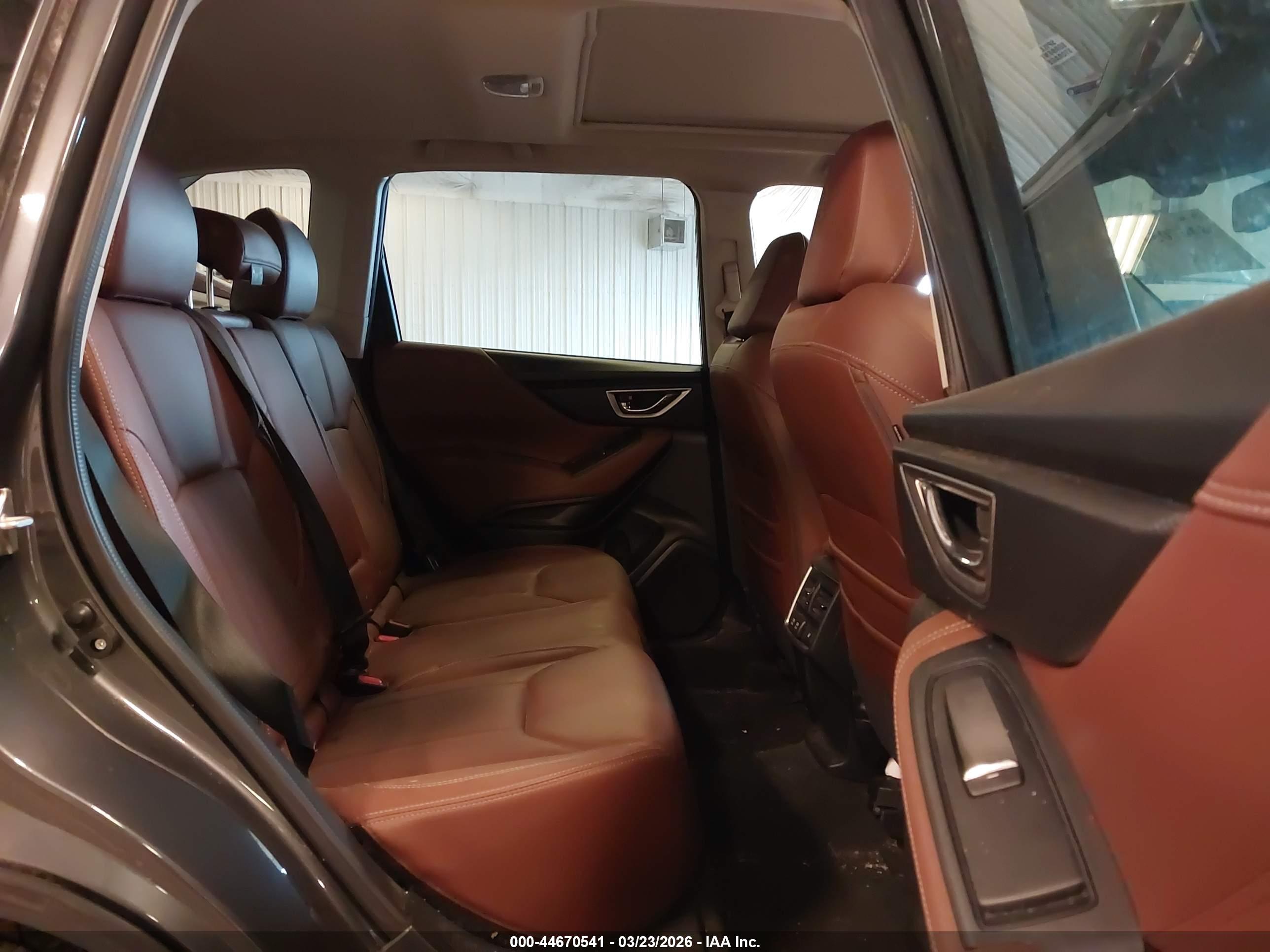 SUBARU FORESTER image 8
