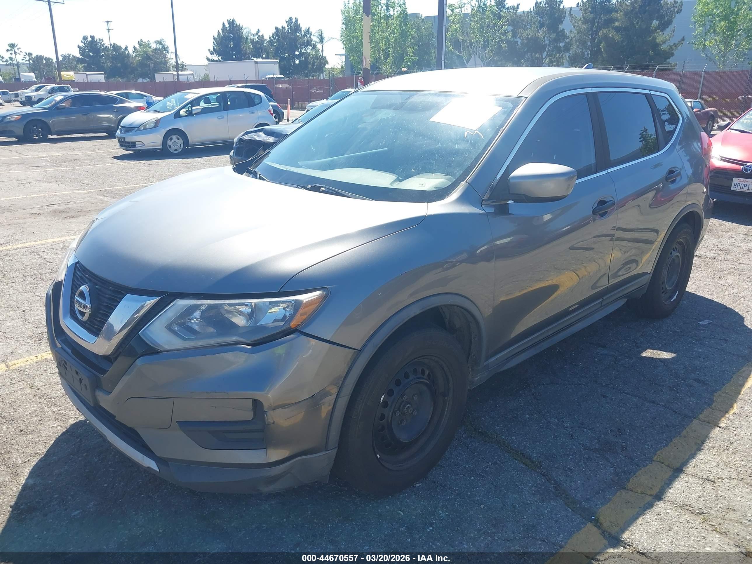 NISSAN ROGUE image 2