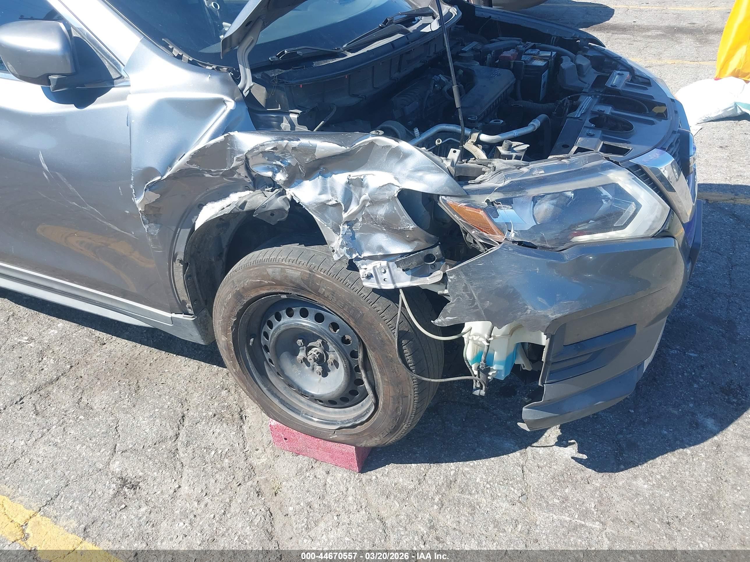 NISSAN ROGUE image 6