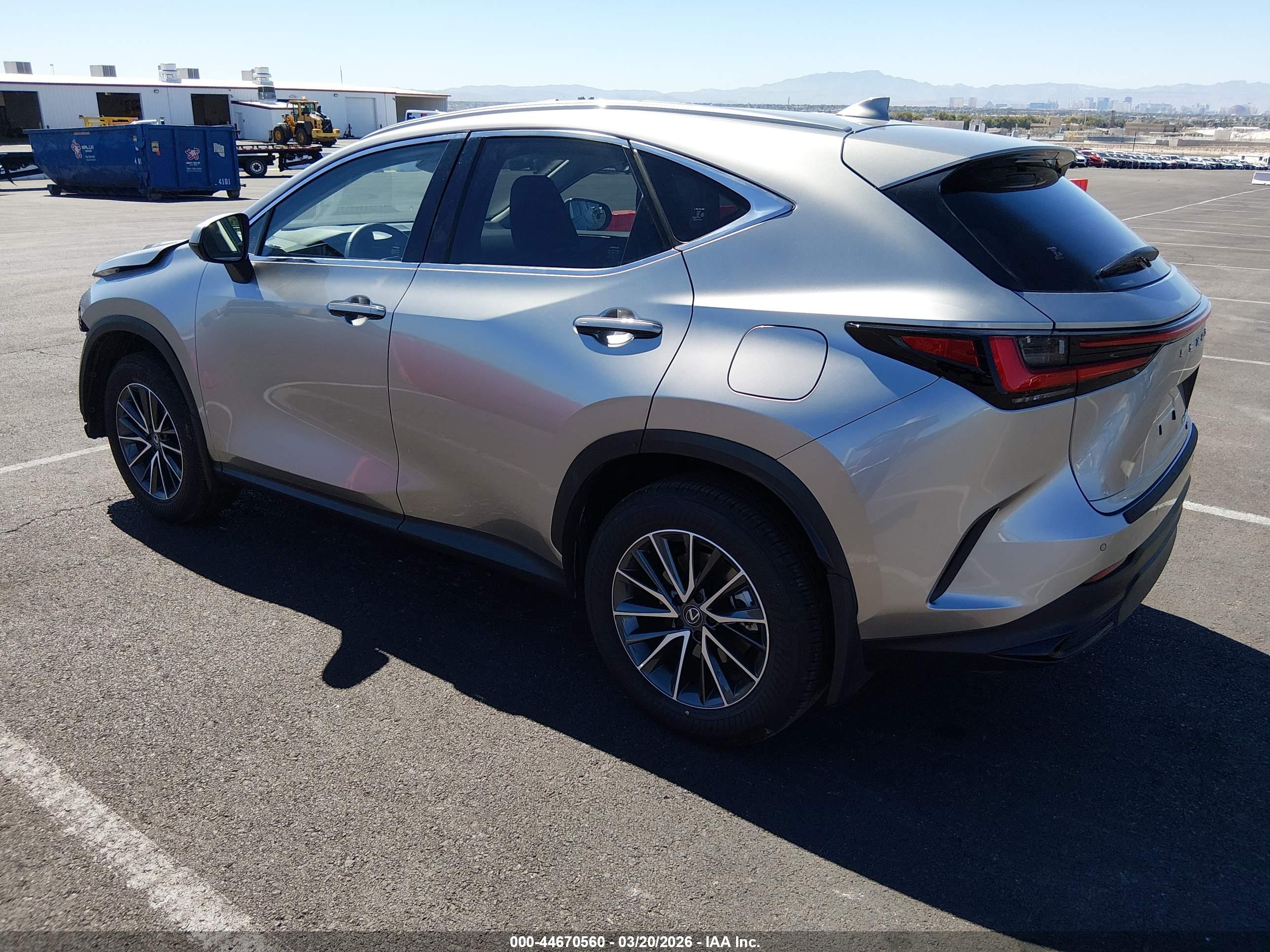 LEXUS NX image 3